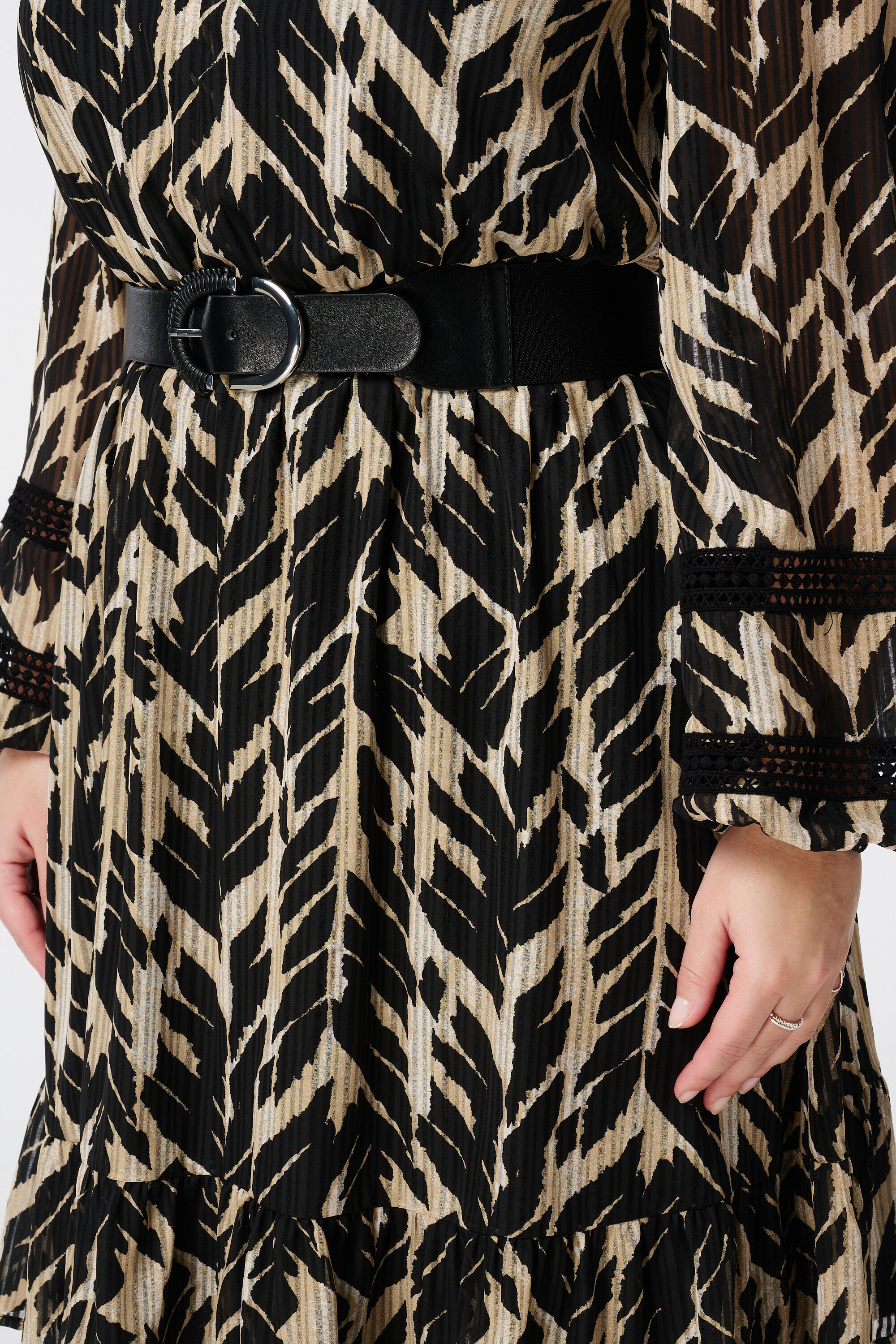 Cintur&oacute;n con detalles trenzados image number 2