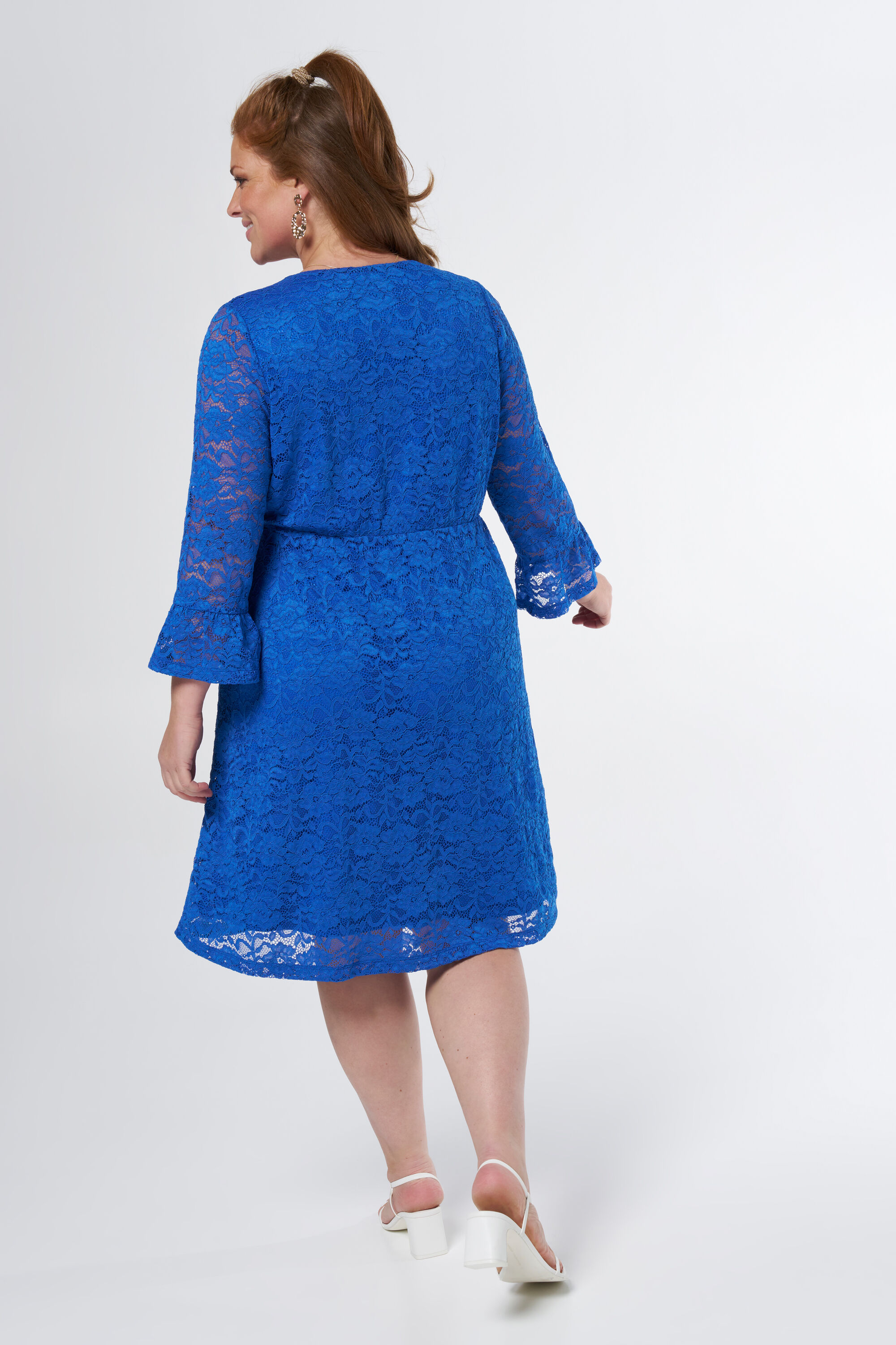 Vestido midi de encaje image number 3