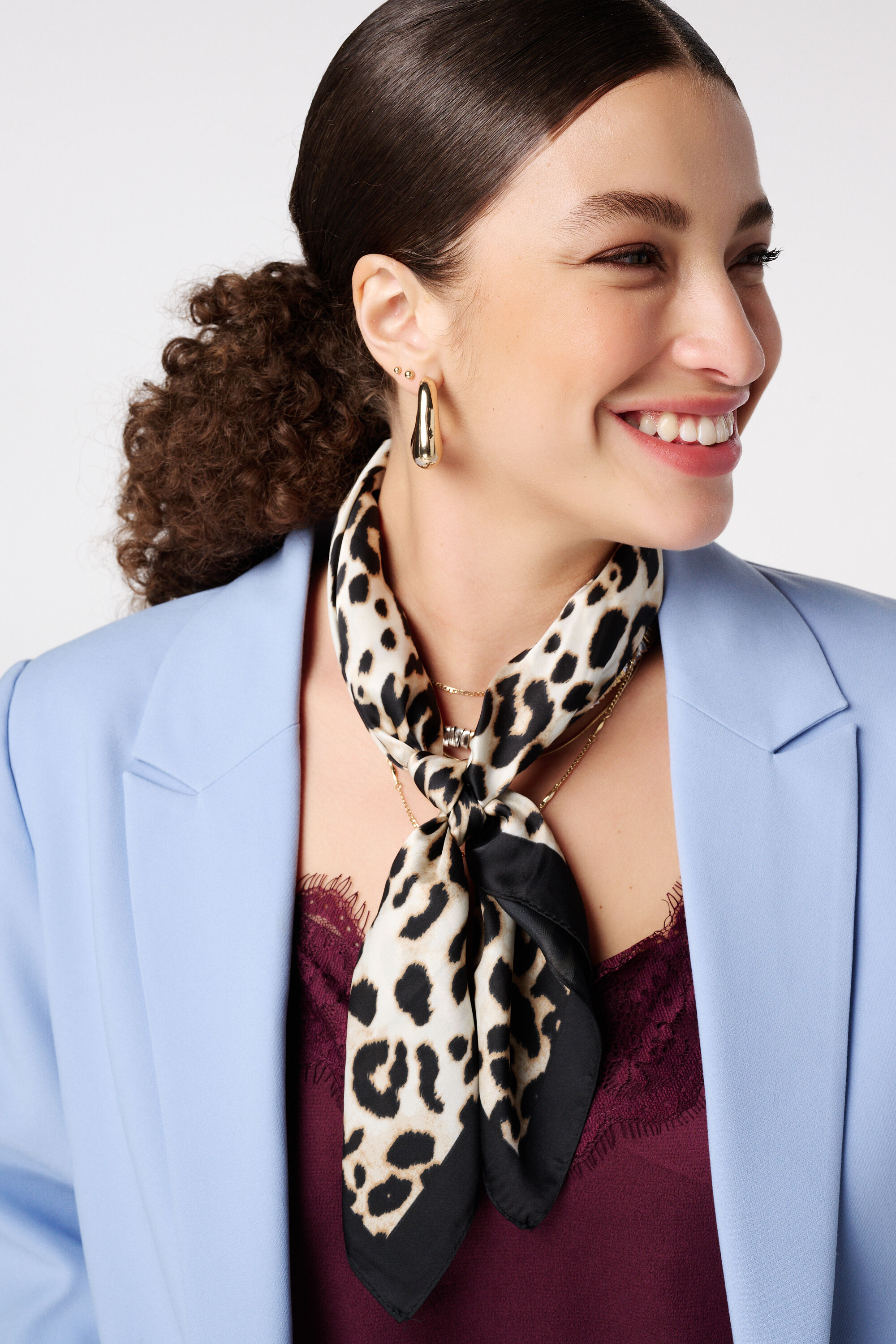 Bufanda con estampado image number 2