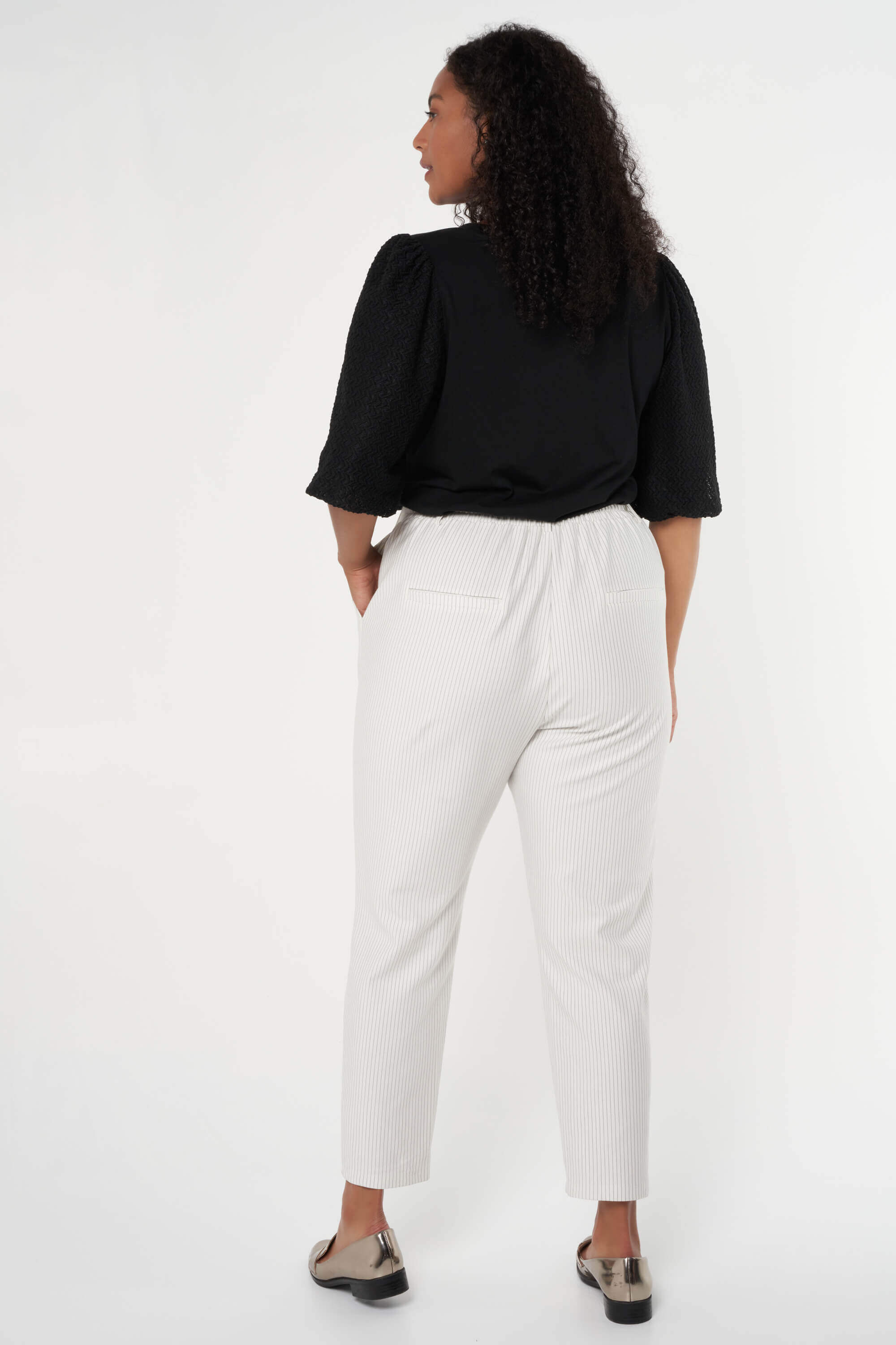 Pantalones de rayas image number 3