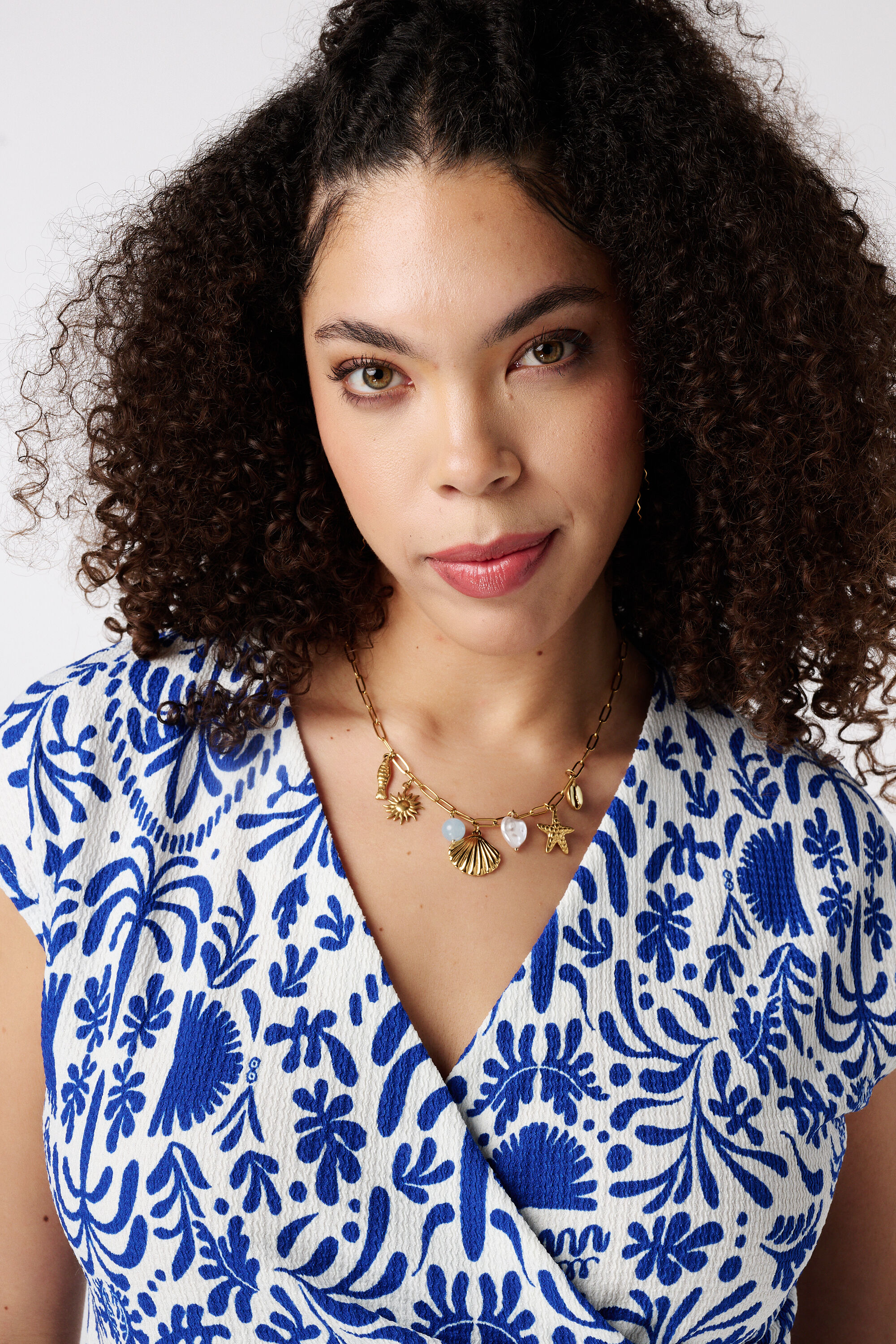 Collar con colgantes image number 0