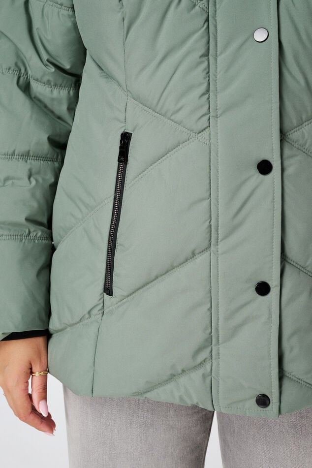 Chaqueta acolchada con capucha image number 6