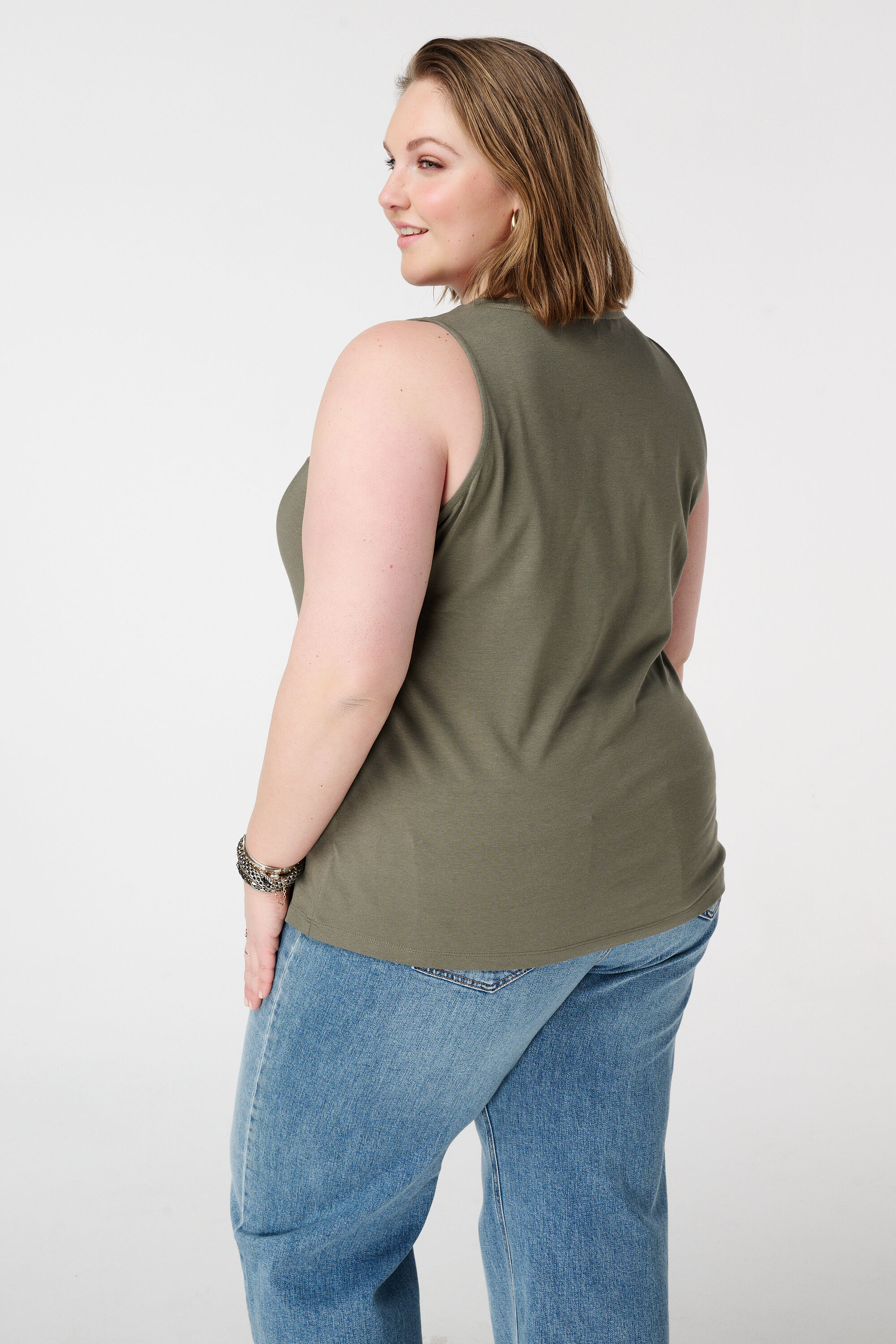 Camiseta de tirantes con escote en V image number 3