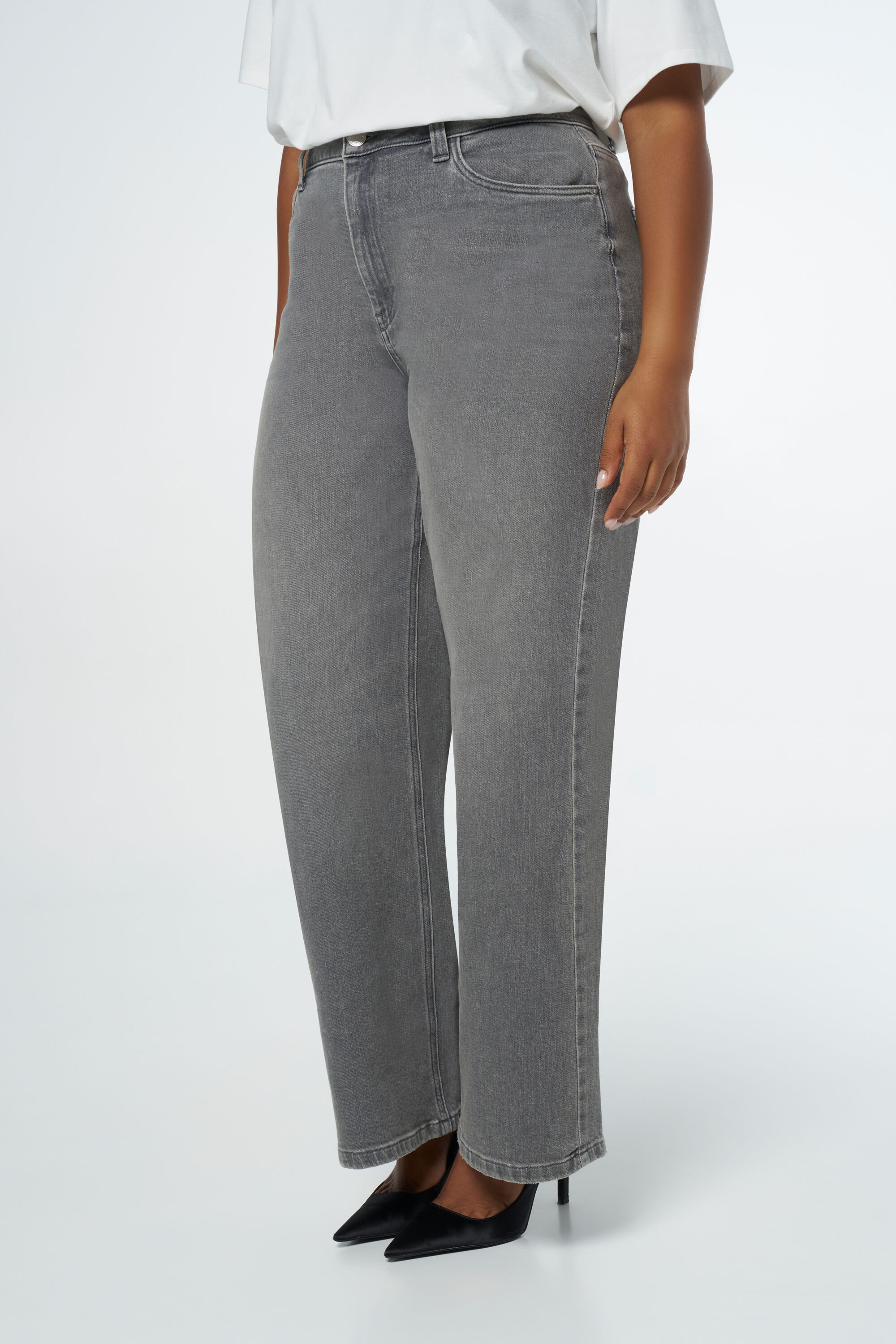 Vaqueros de pernera ancha image number 5