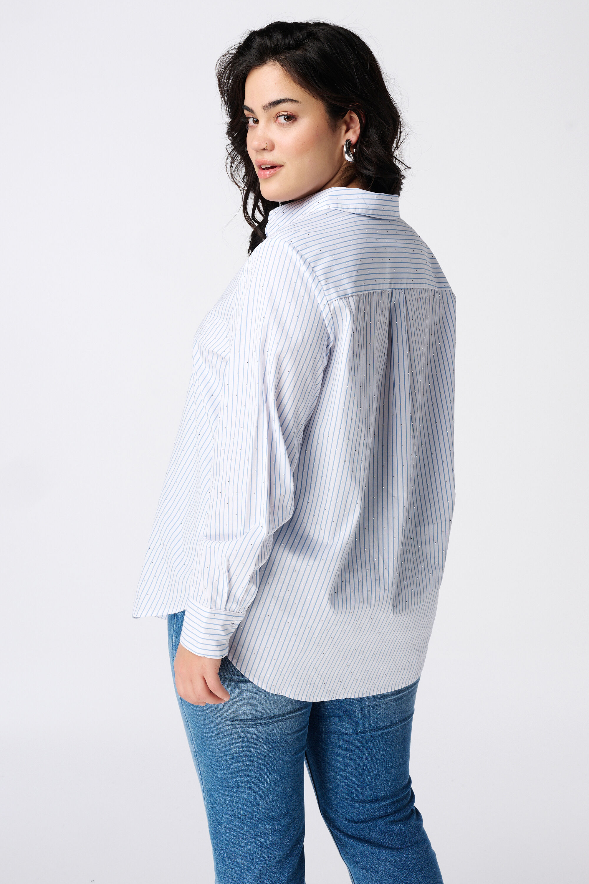 Camisa con piedras image number 3