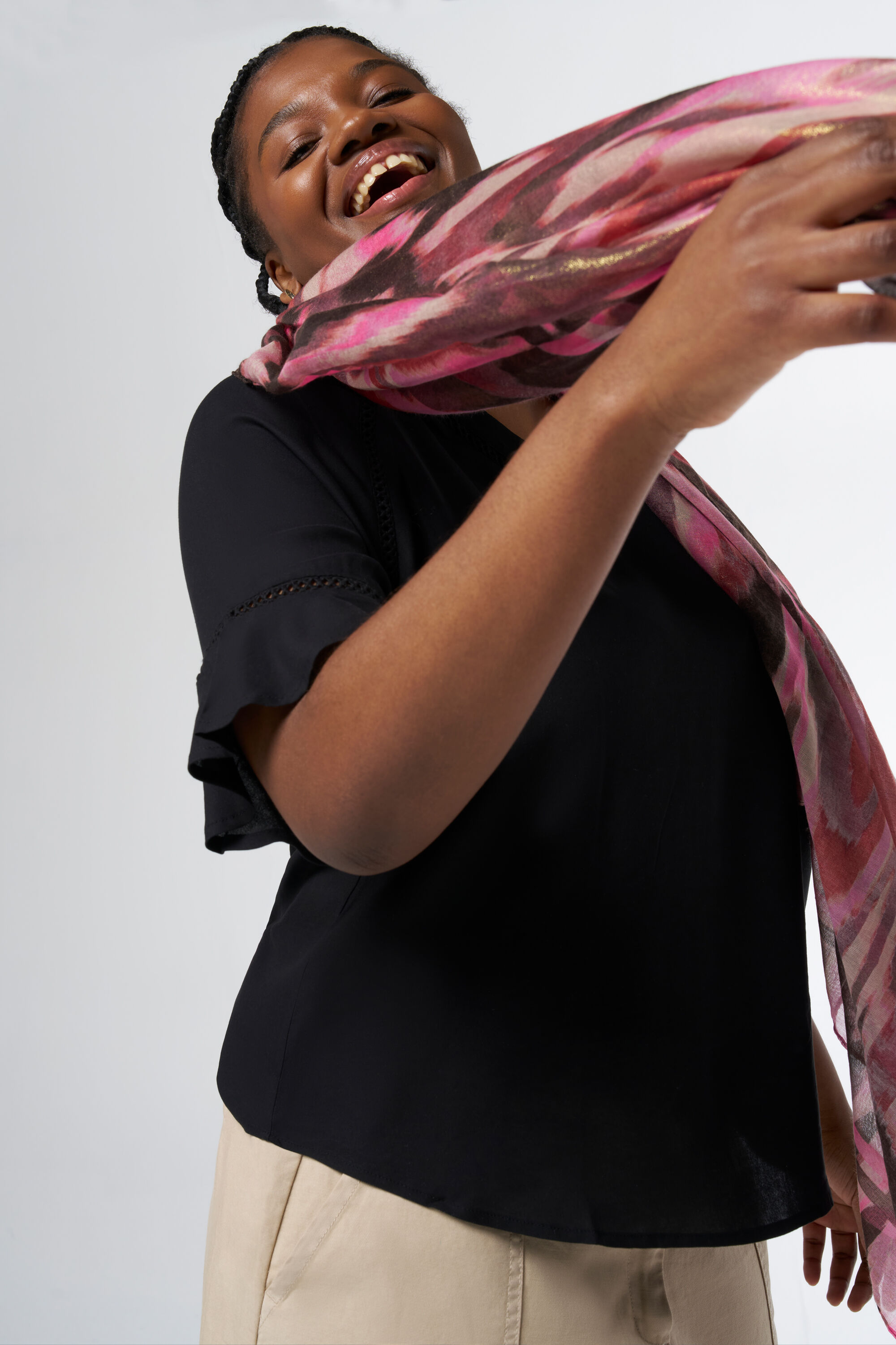 Pa&ntilde;uelo estampado image number 2