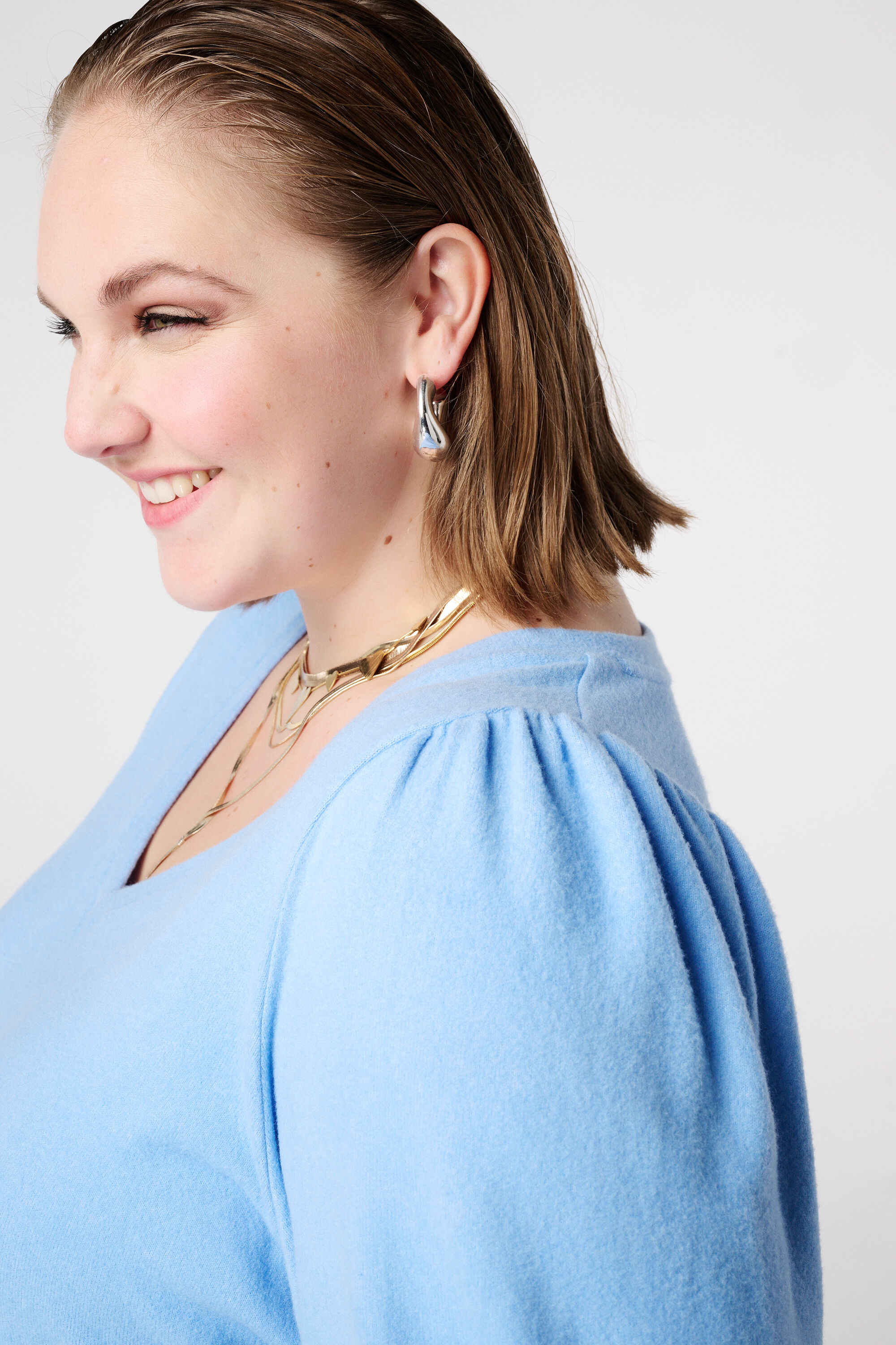 Top con mangas abullonadas corto  image number 4