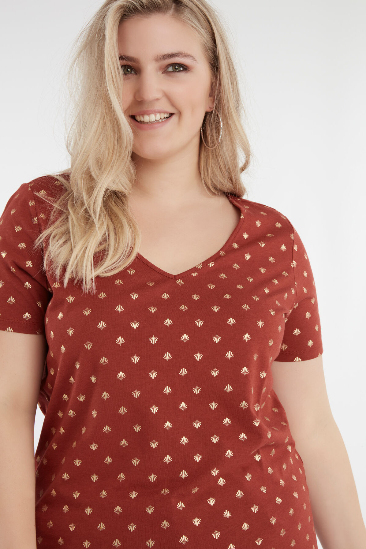 Camiseta con estampado met&aacute;lico image number 0