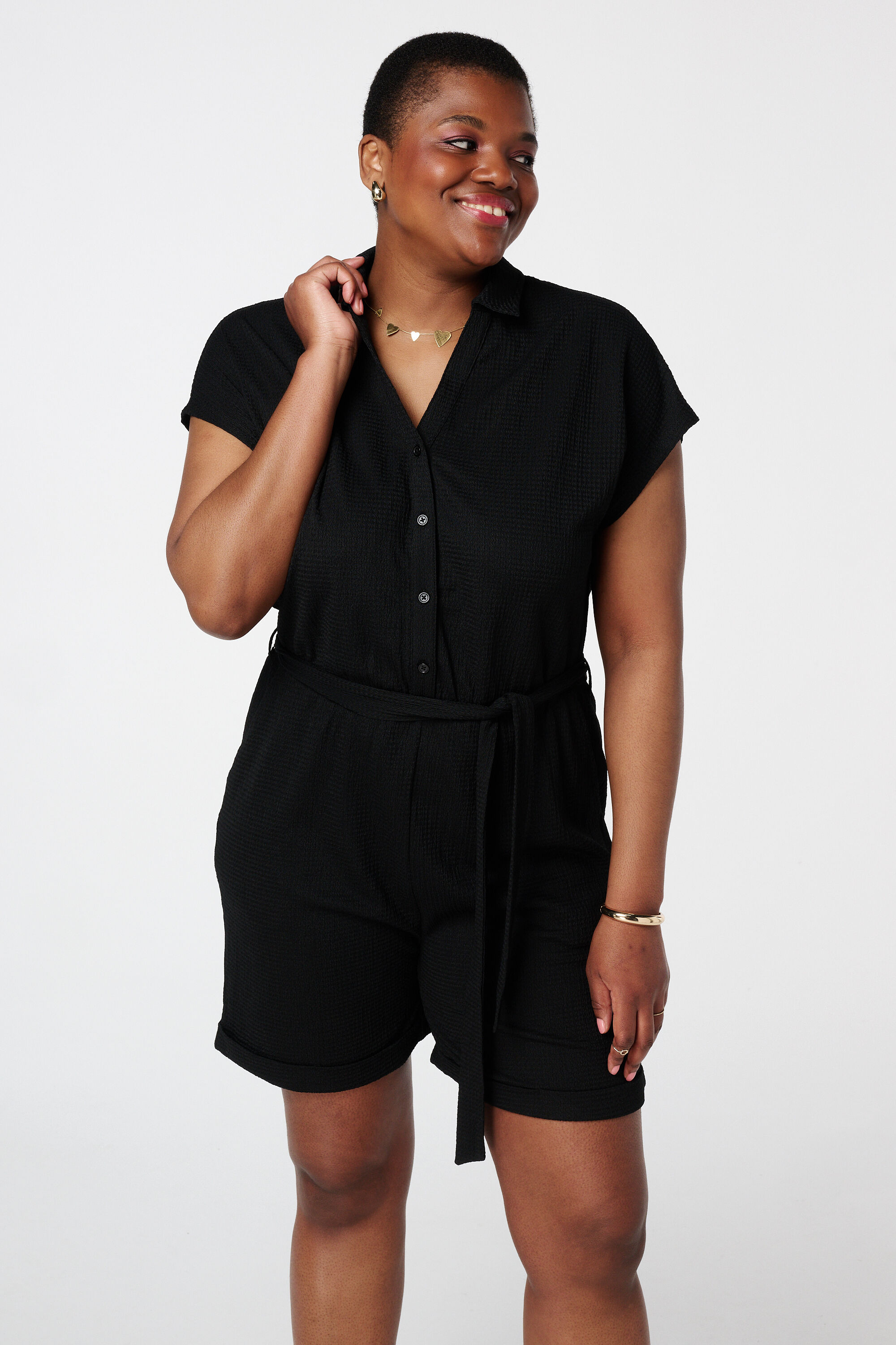 Mono con pajarita image number 5