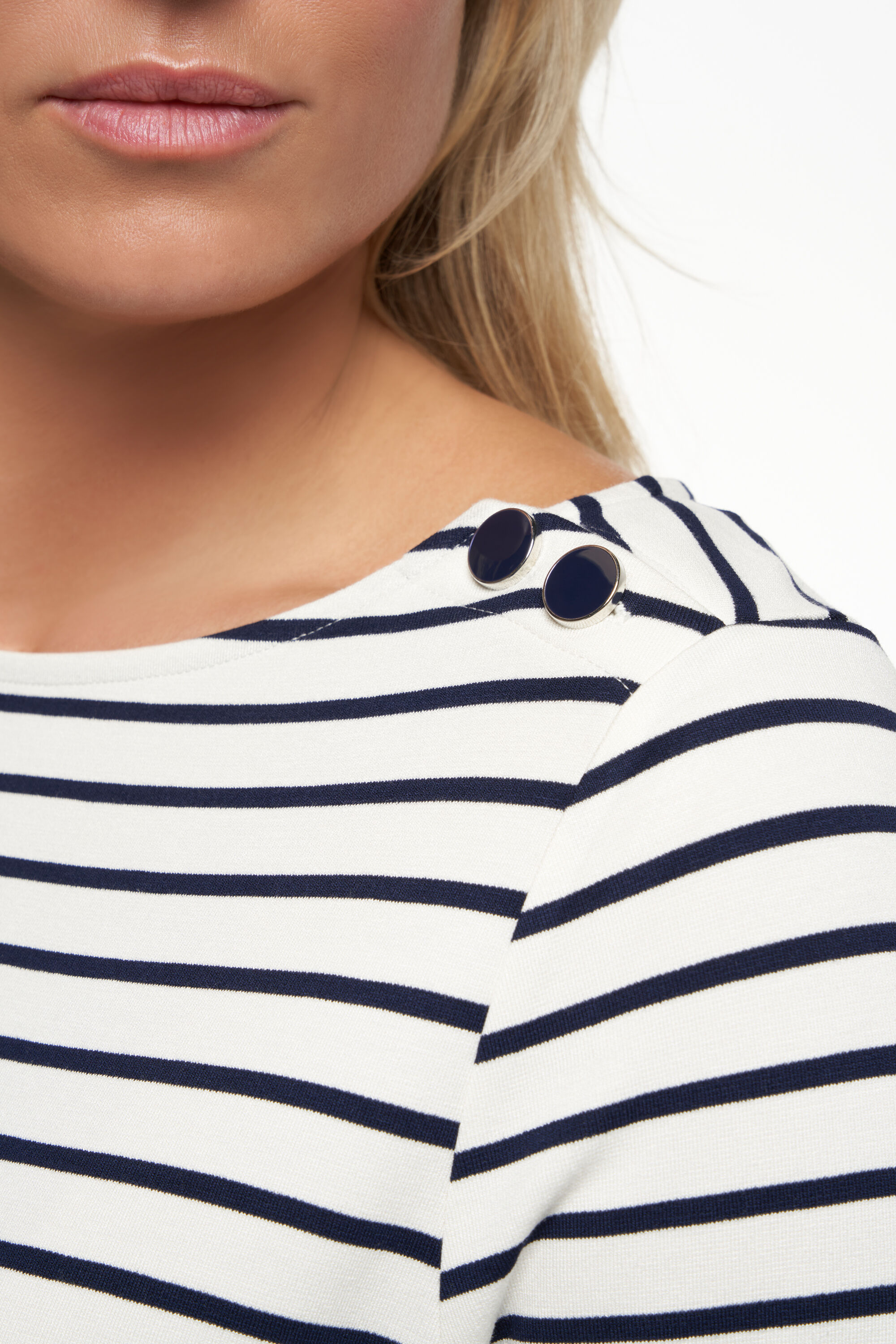 Camiseta con rayas de manga larga image number 4