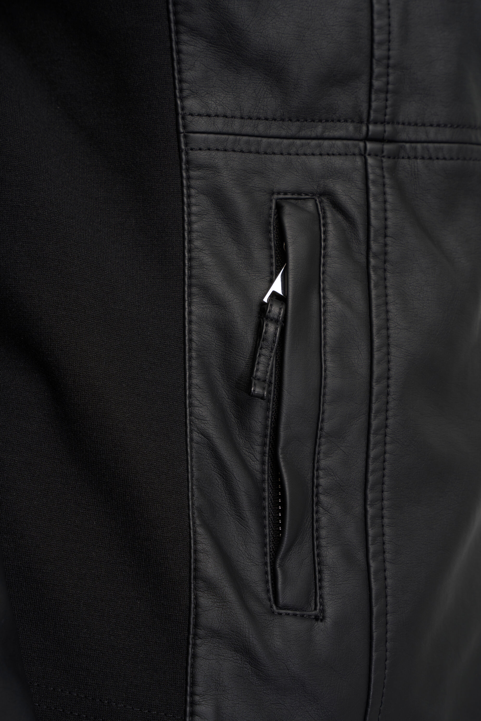 Chaqueta biker de cuero sint&eacute;tico image number 5