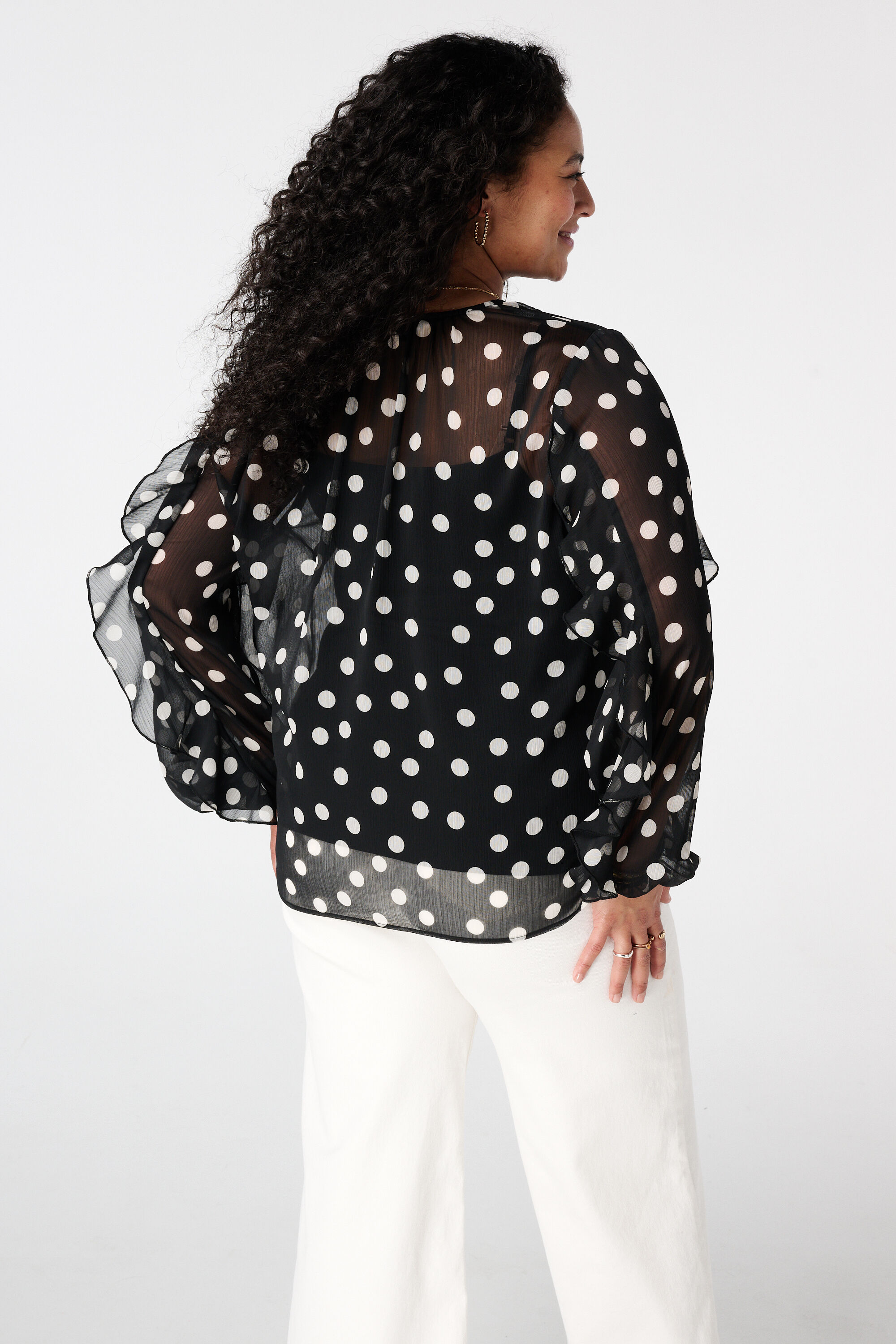 Blusa de mesh con volantes image number 3