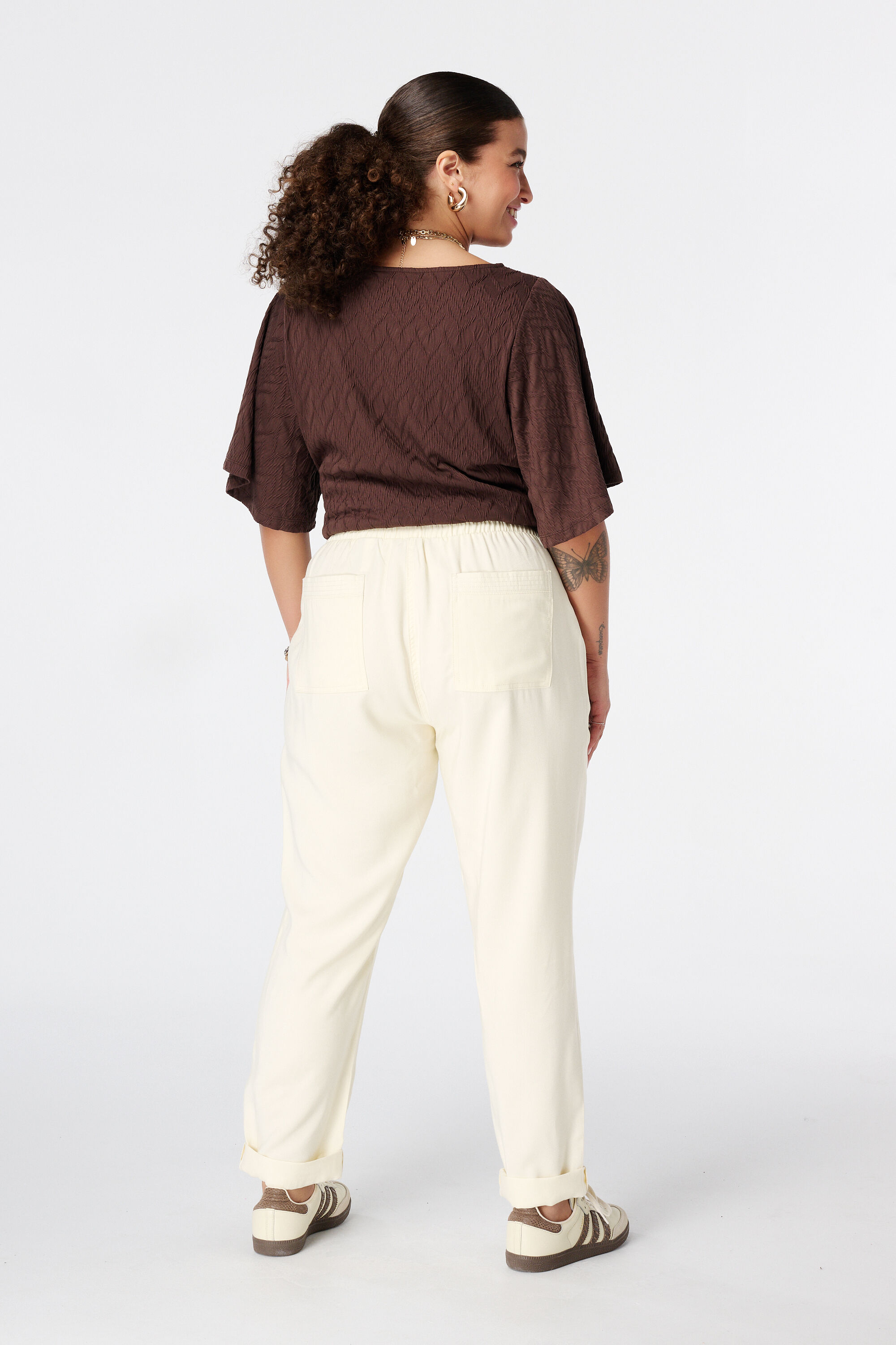 Pantal&oacute;n con cintura el&aacute;stica image number 3