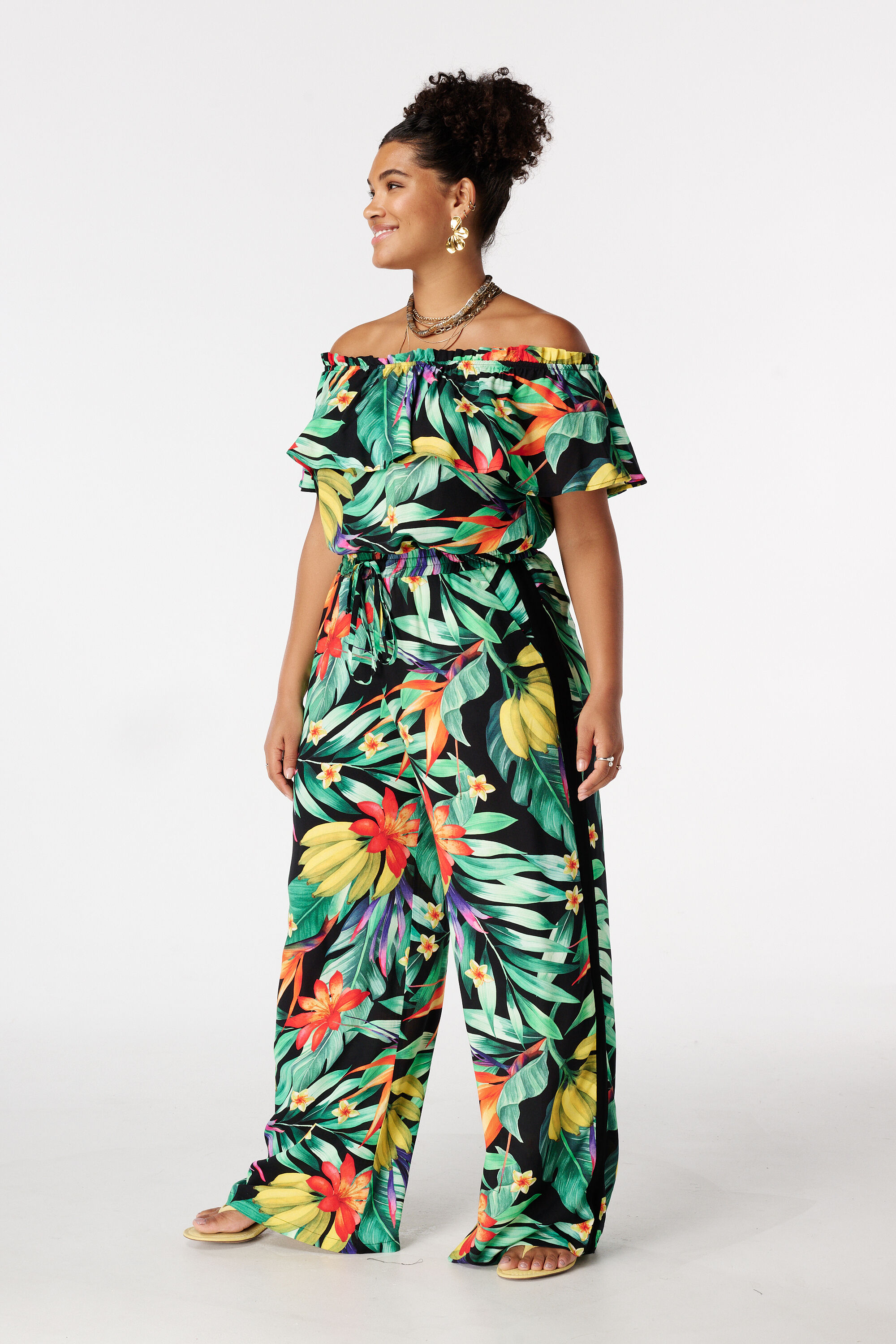 Blusa con hombros descubiertos image number 5
