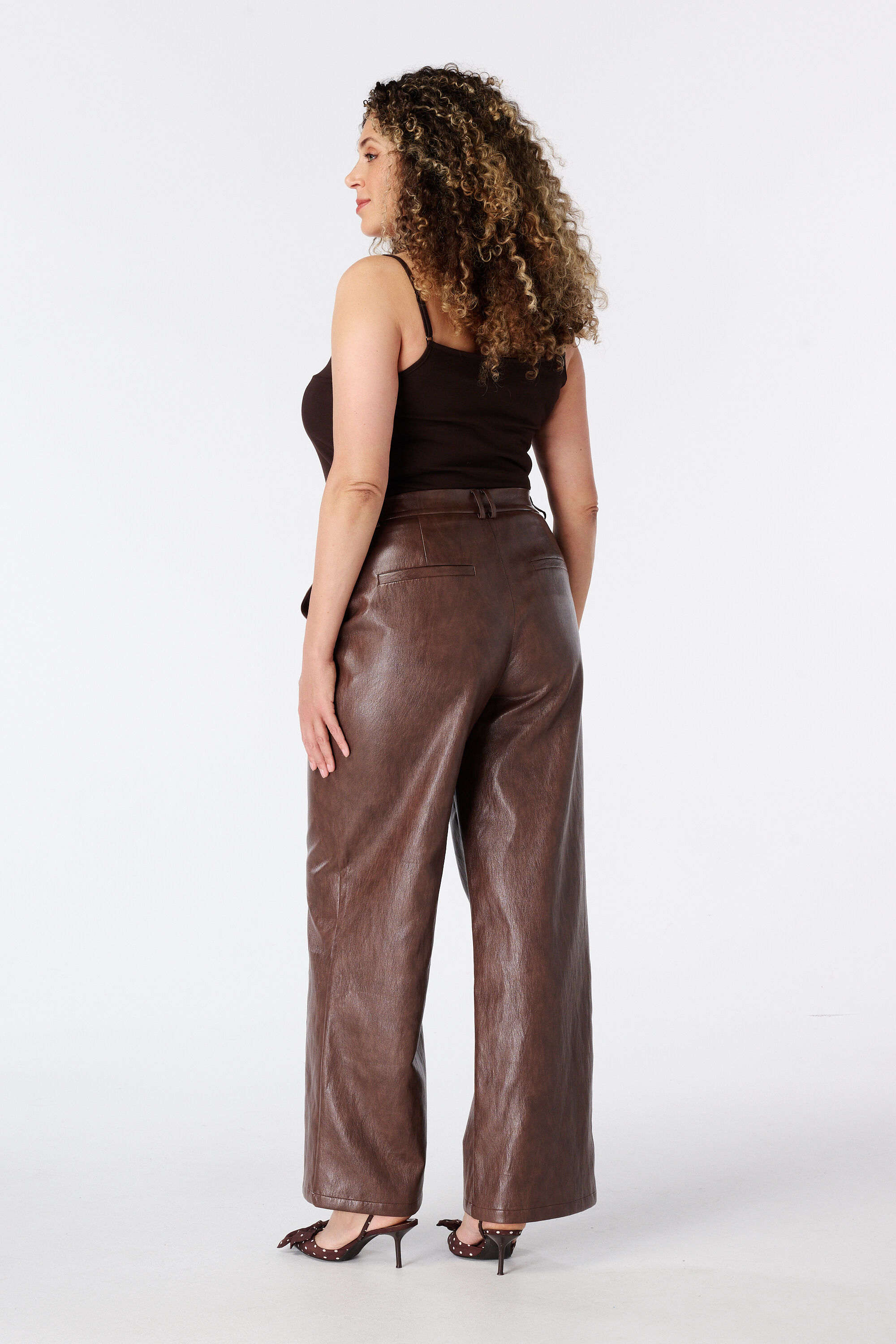 Pantal&oacute;n de pernera recta image number 3