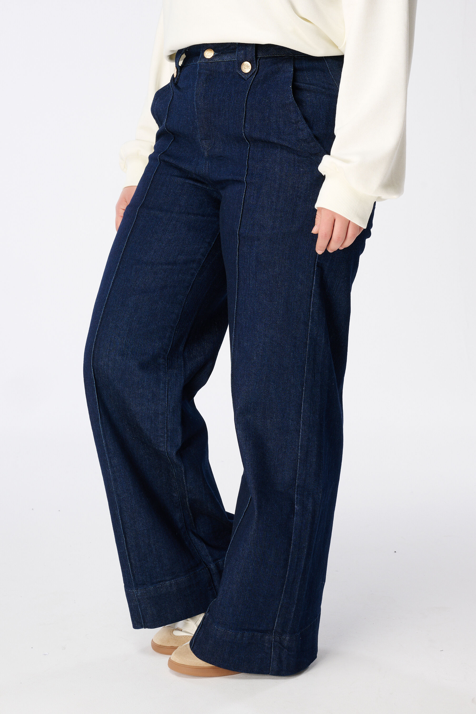 Vaqueros de pernera ancha image number 4