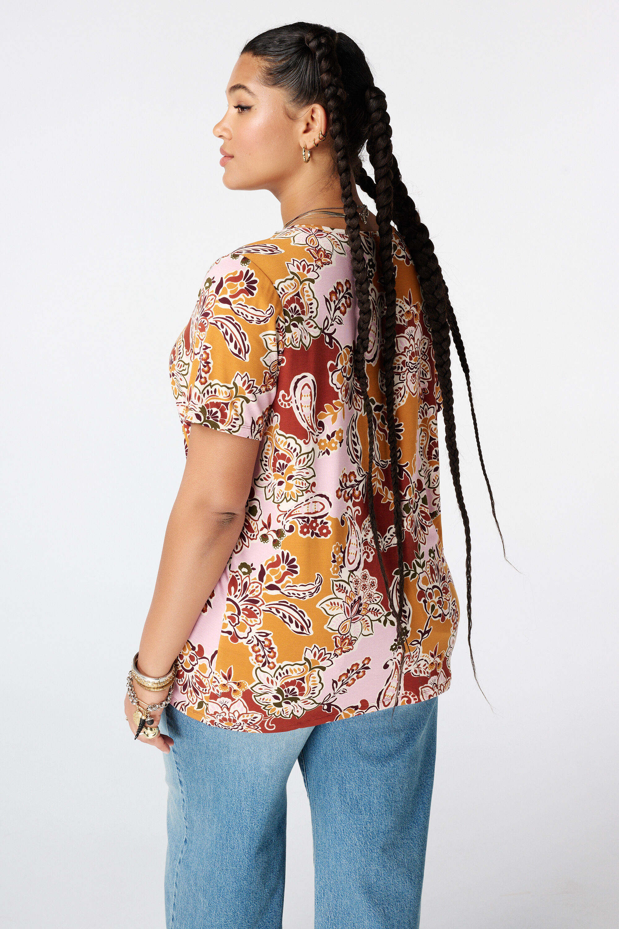 Top estampado con escote en V image number 3