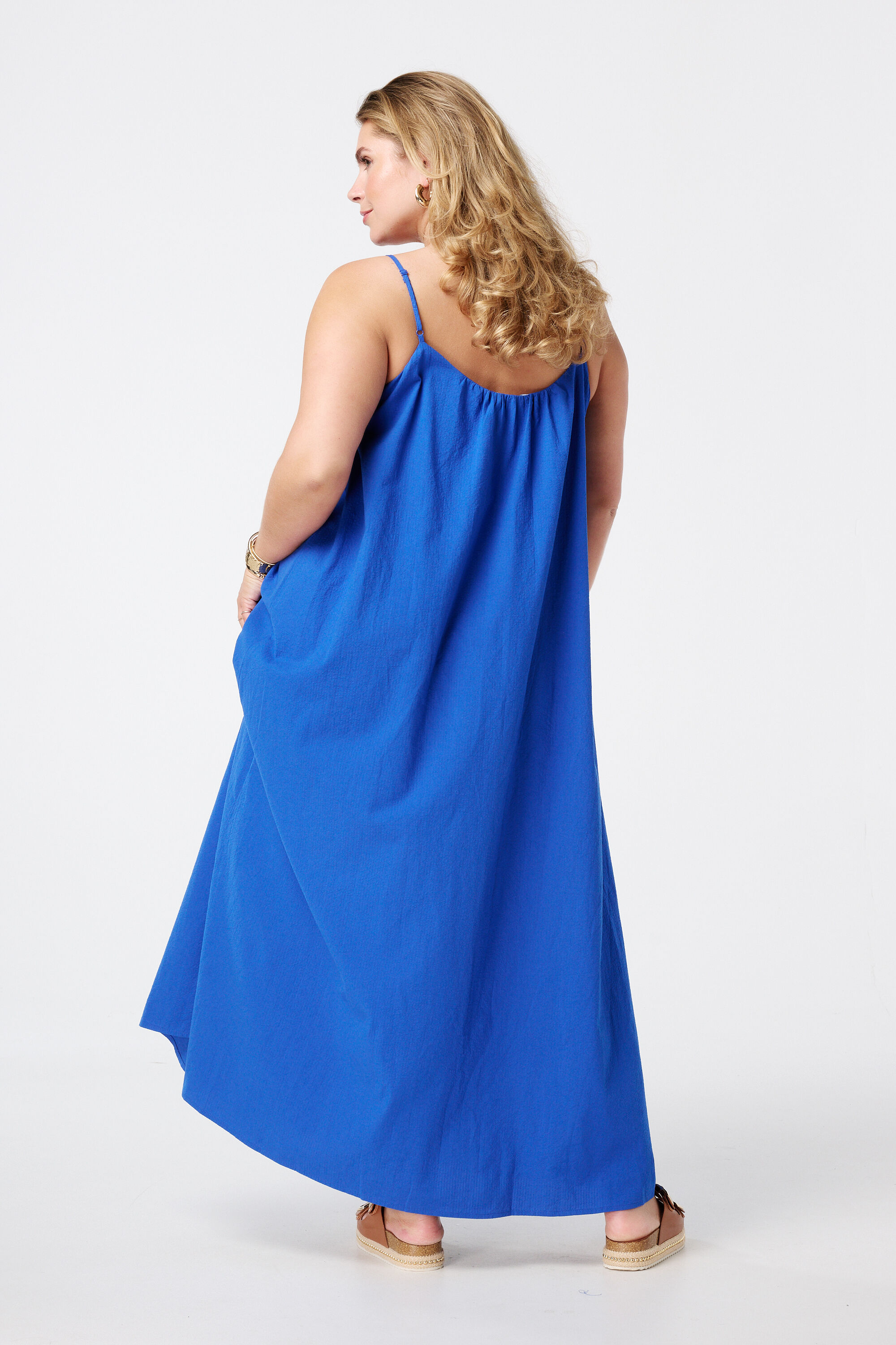 Vestido largo con tirantes finos image number 3