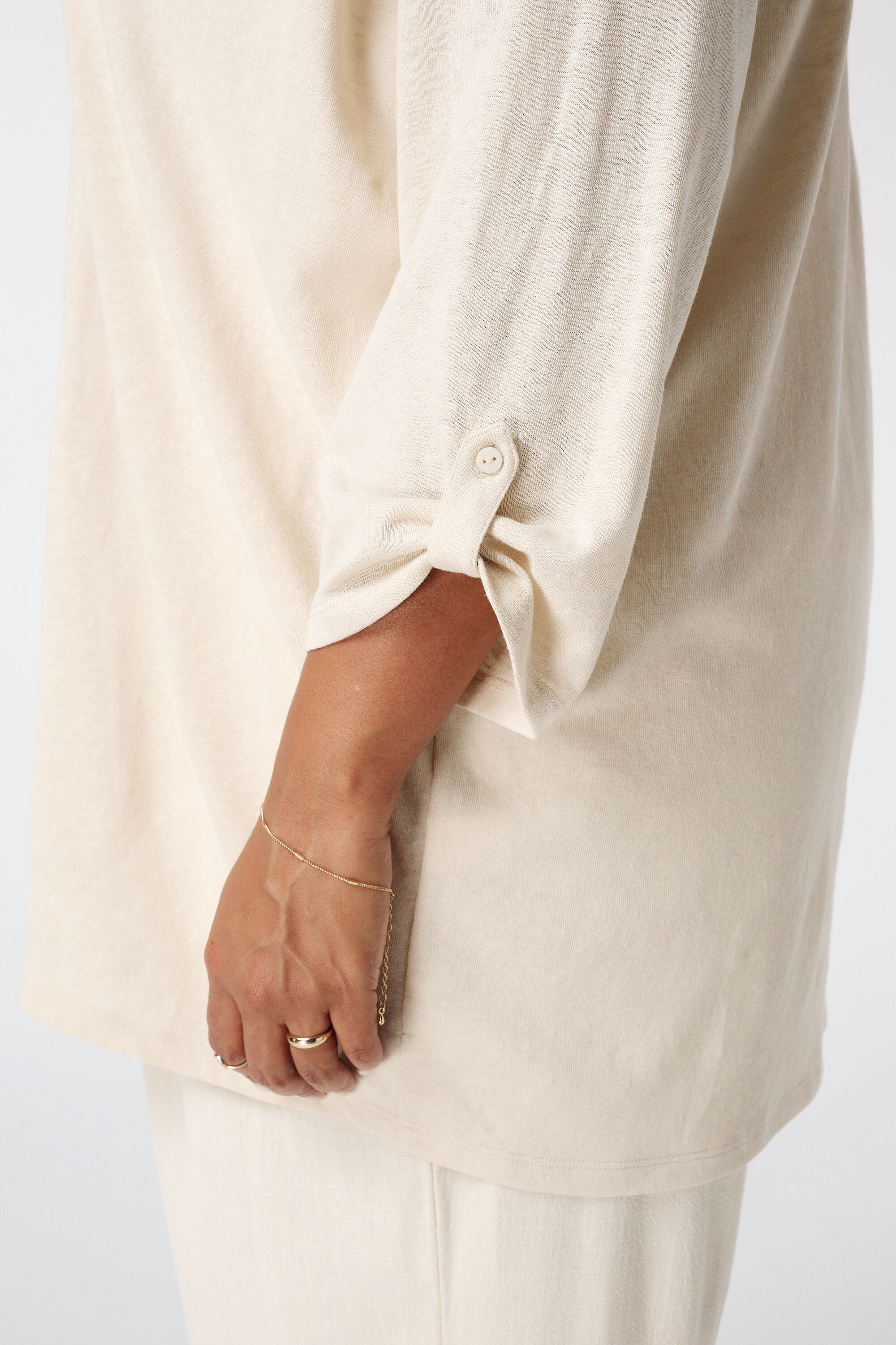 C&aacute;rdigan con manga tres cuartos image number 4