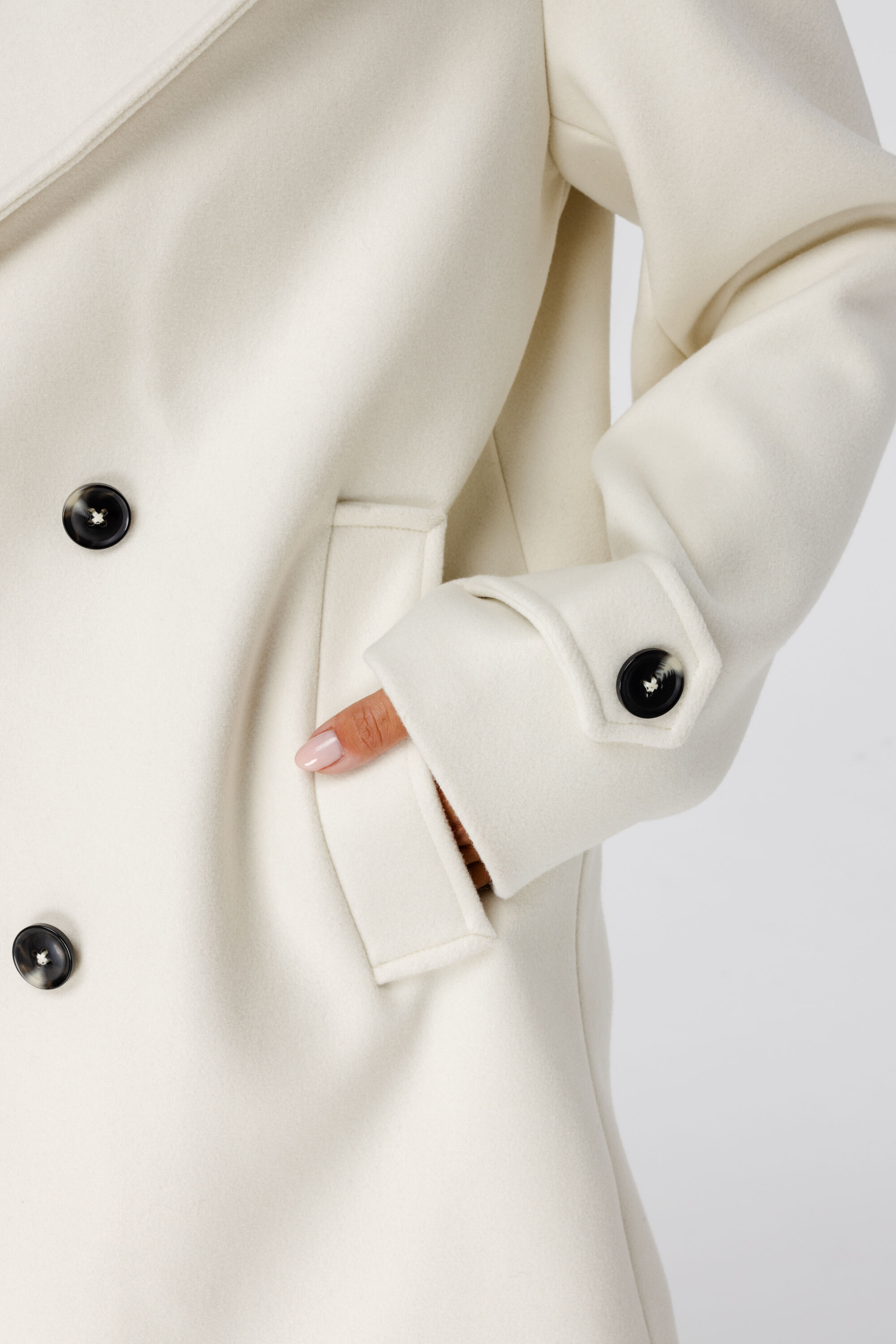 Chaqueta con cuello con solapa y cierre con botones image number 4