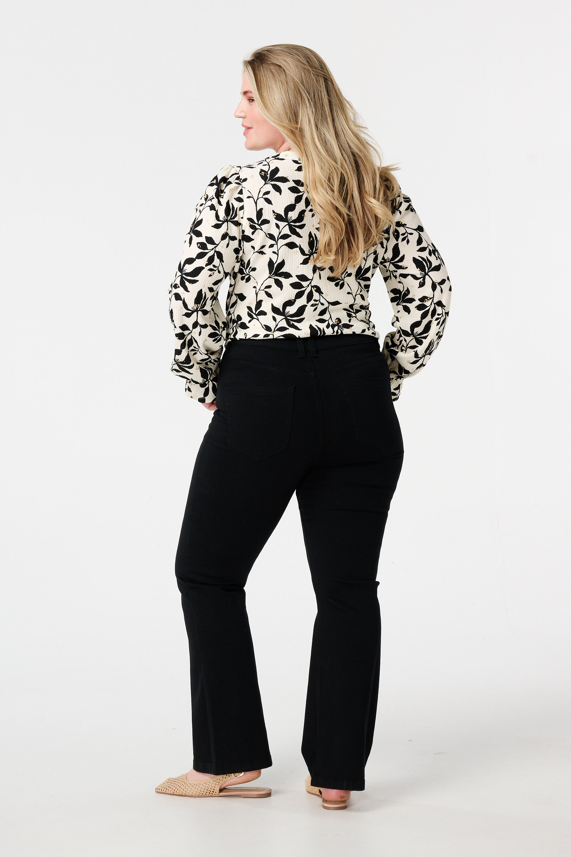 Jeans de pierna acampanada JASMIN image number 3