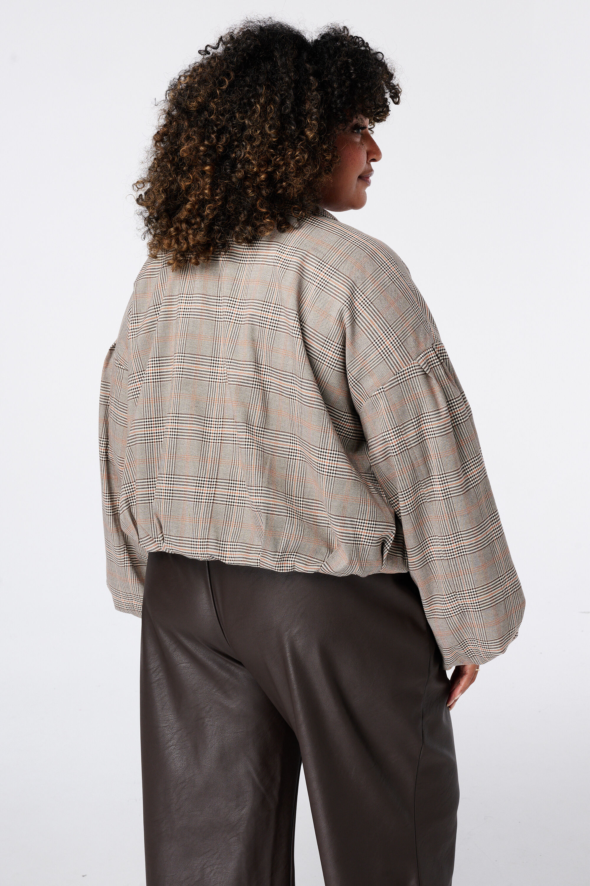 Chaqueta bomber de cuadros image number 3