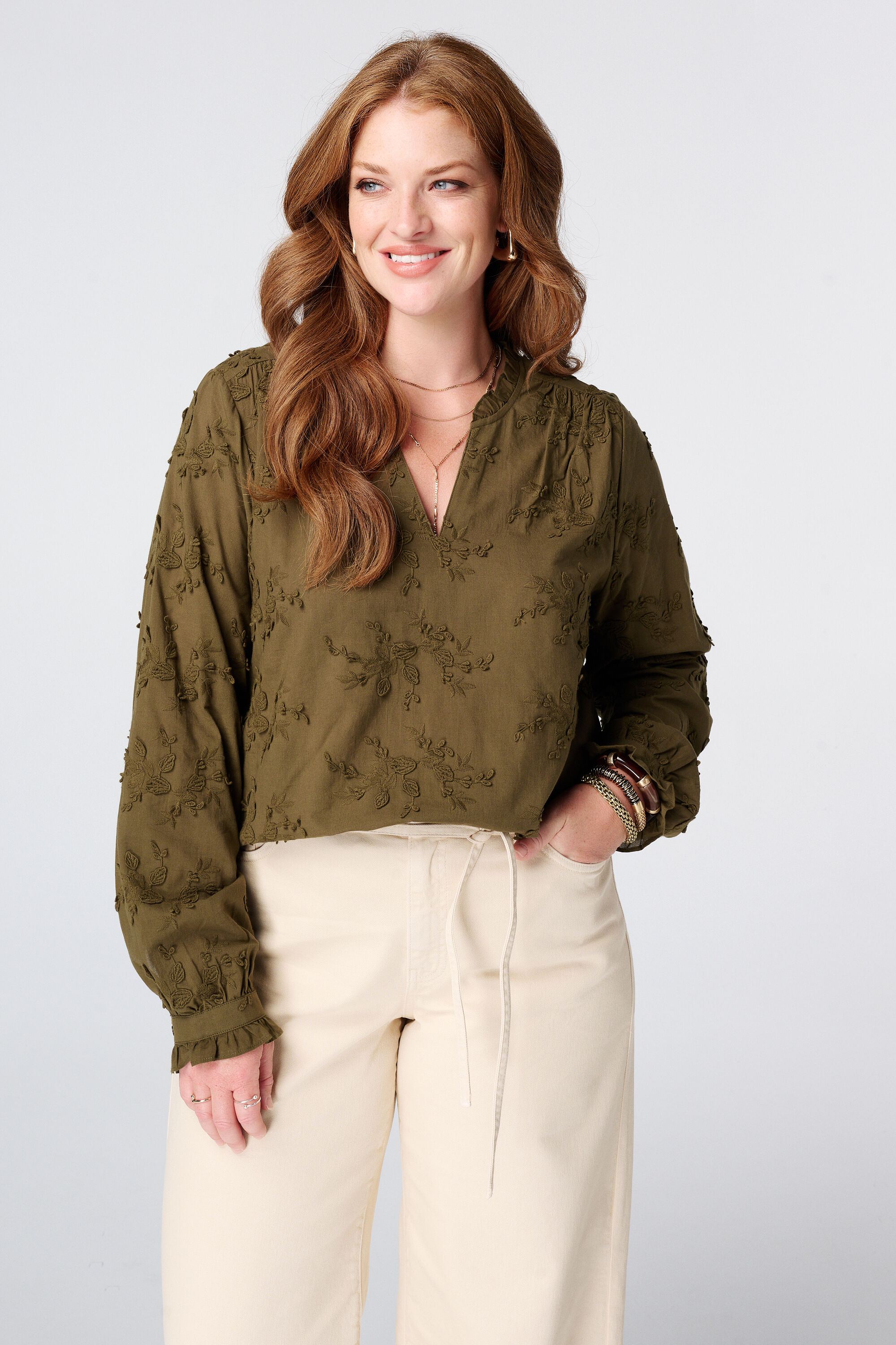 Blusa con bordados image number 0
