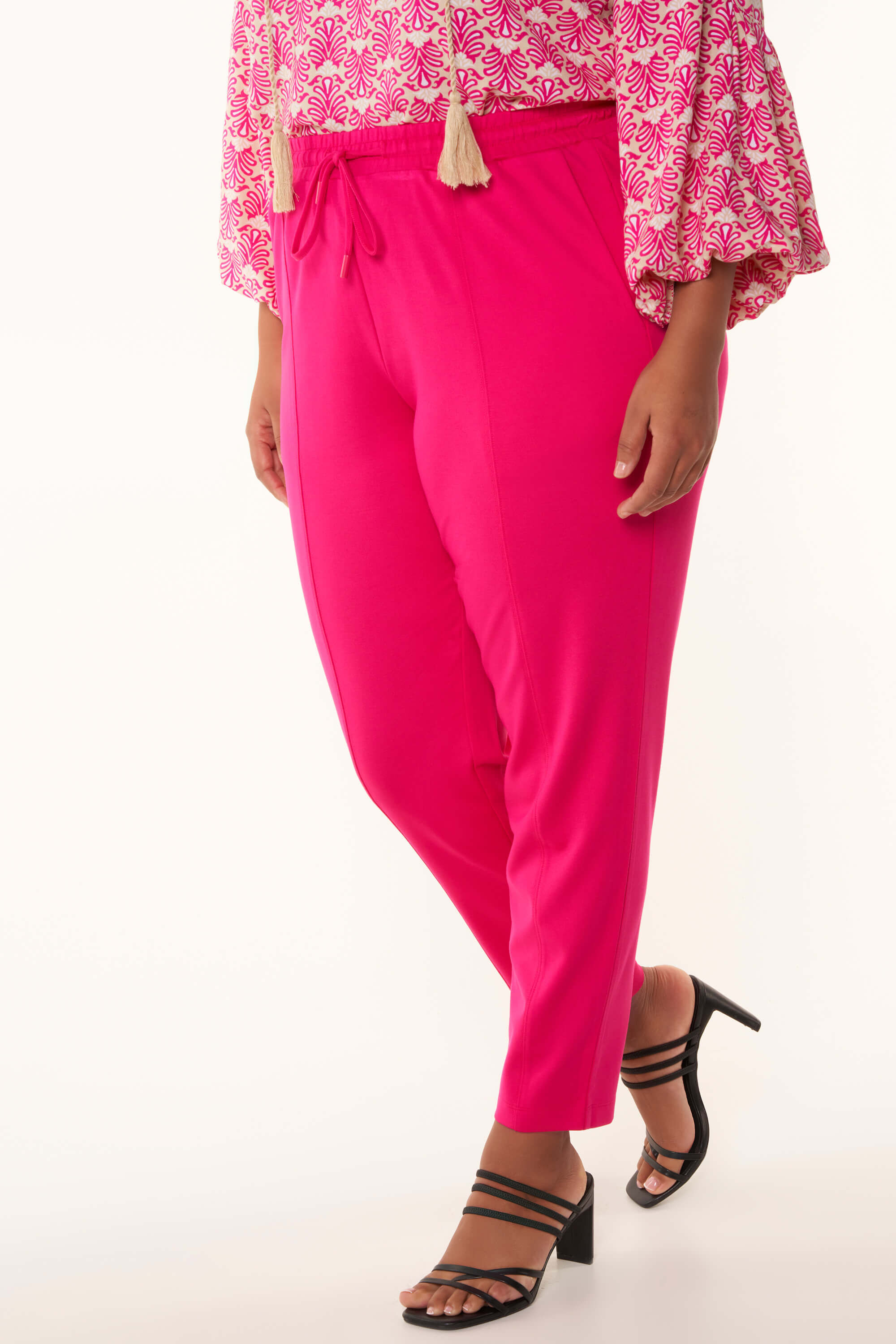 Pantalones jogger image number 5