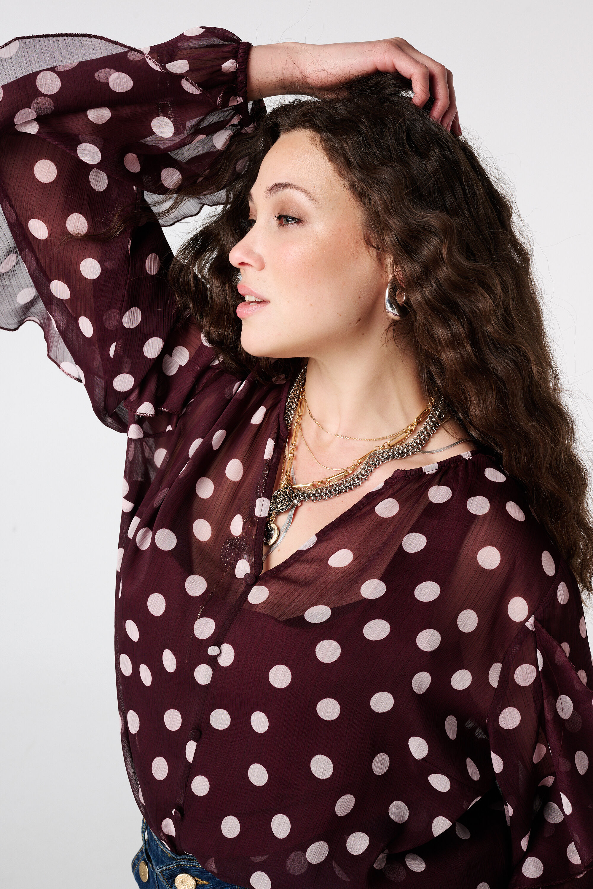 Blusa de mesh con volantes image number 4