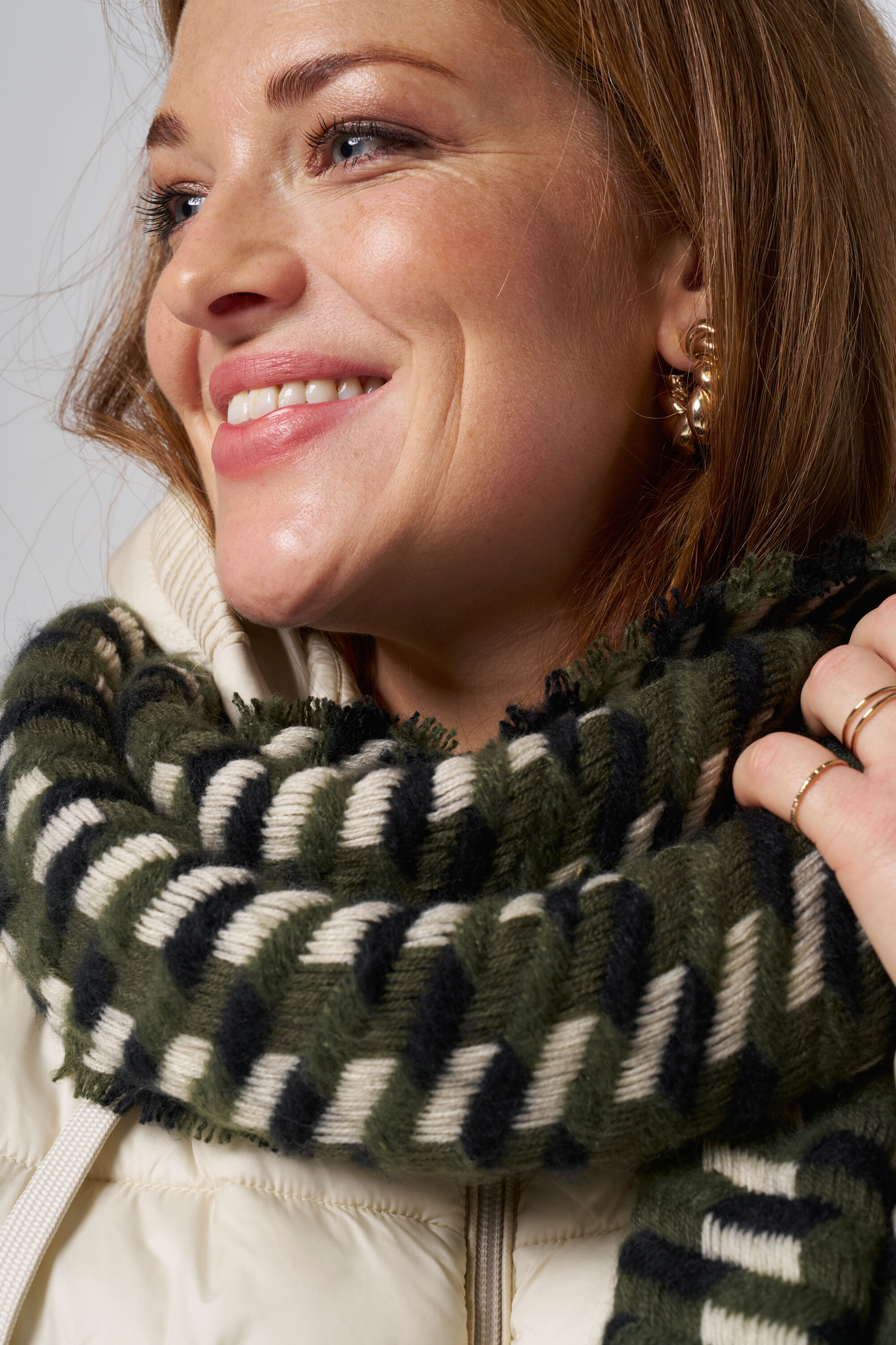 Bufanda de invierno con estampado image number 2