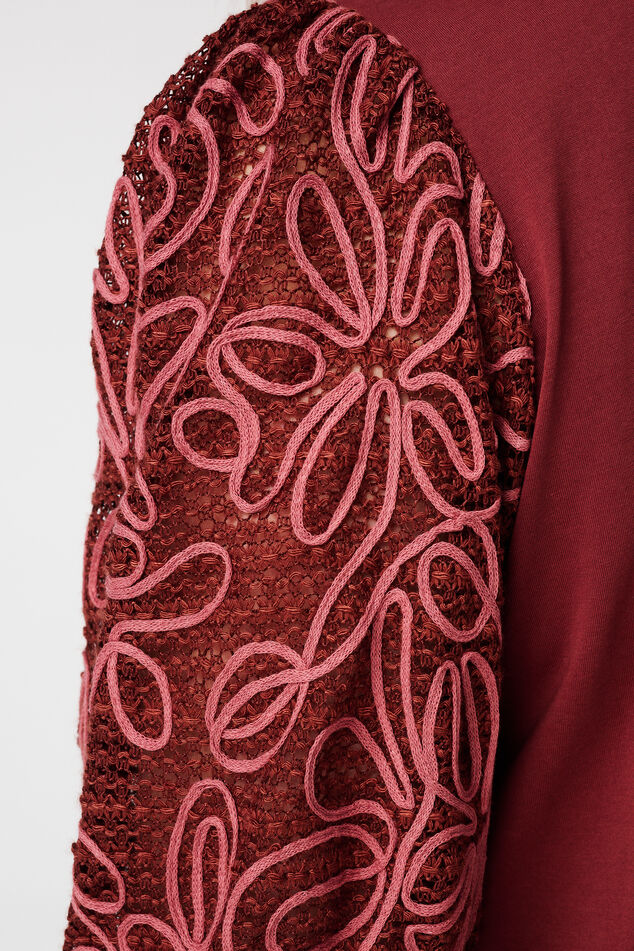 Camiseta con mangas bordadas image number 6