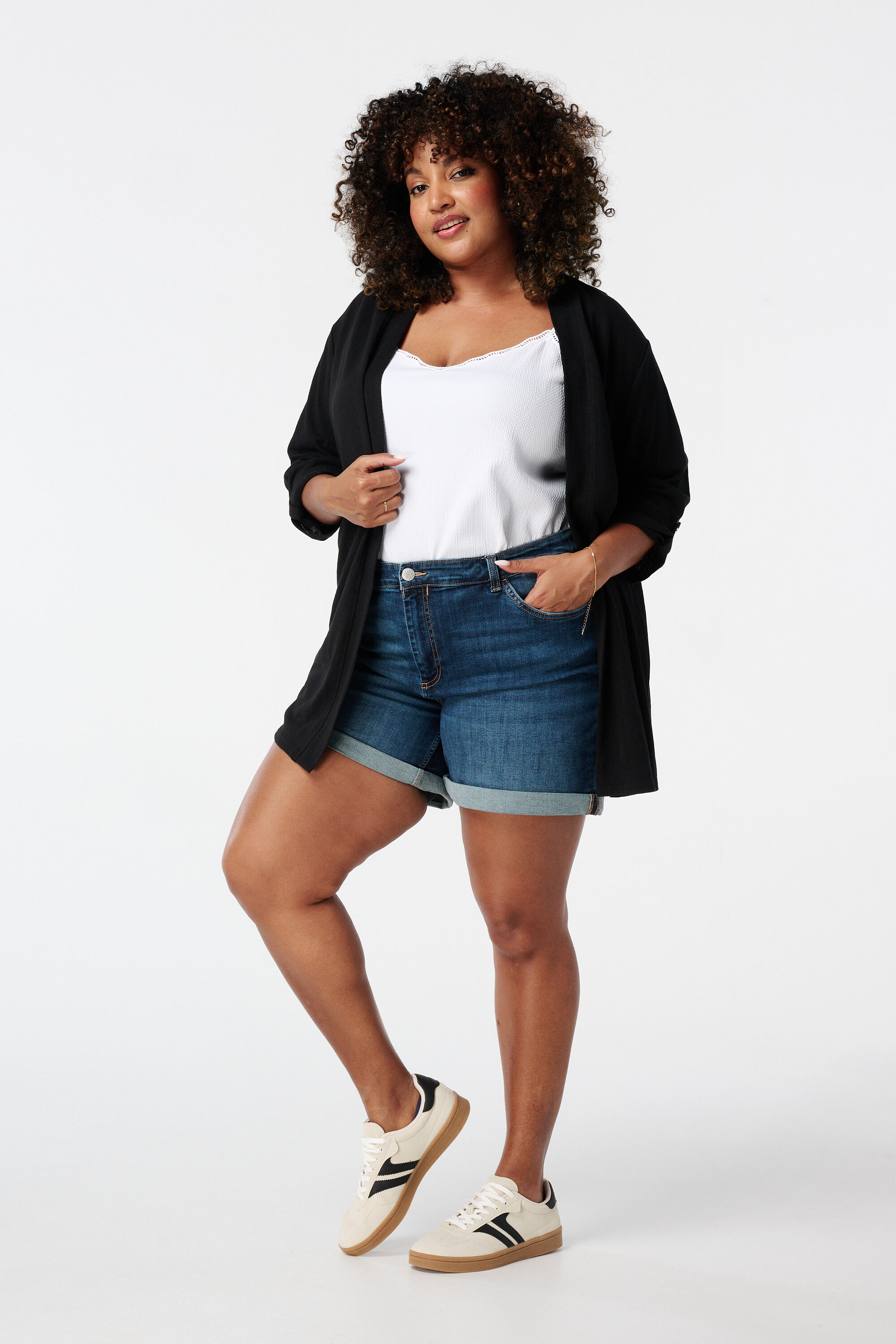 C&aacute;rdigan con manga tres cuartos image number 5