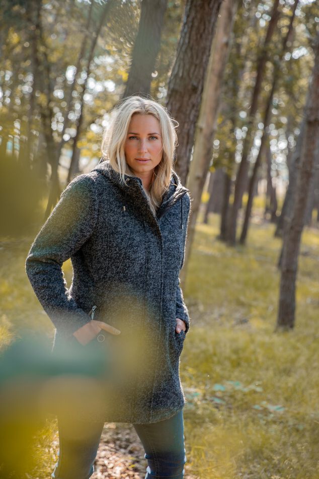 Abrigo con capucha image number 0