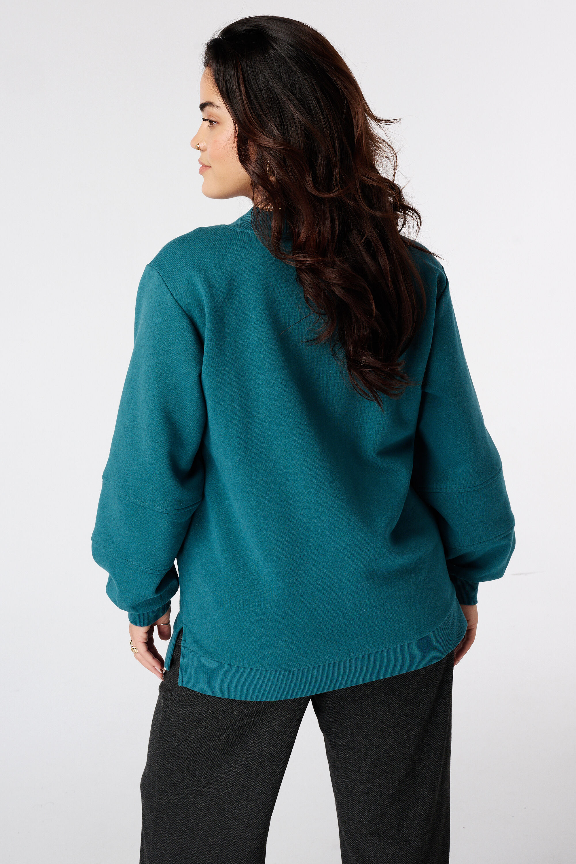 Sudadera con escote en V image number 3
