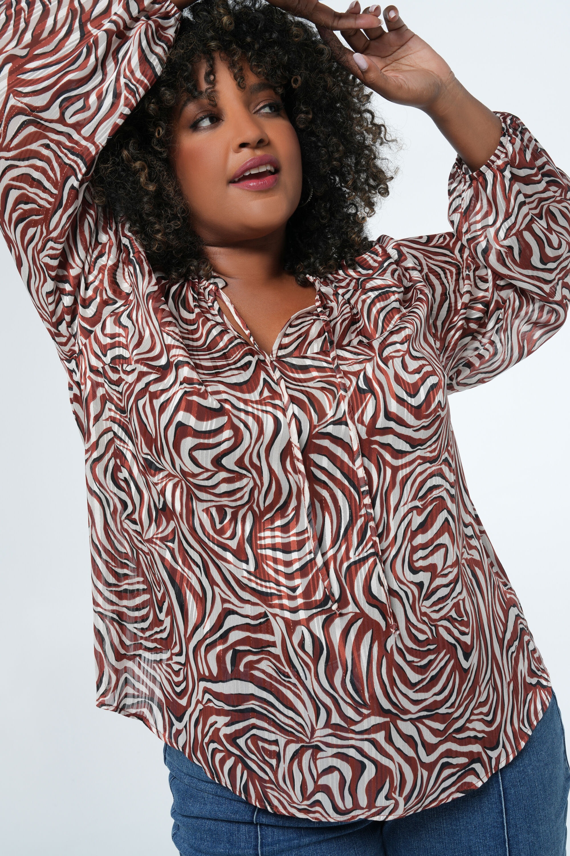 Blusa con cuello de pico image number 5