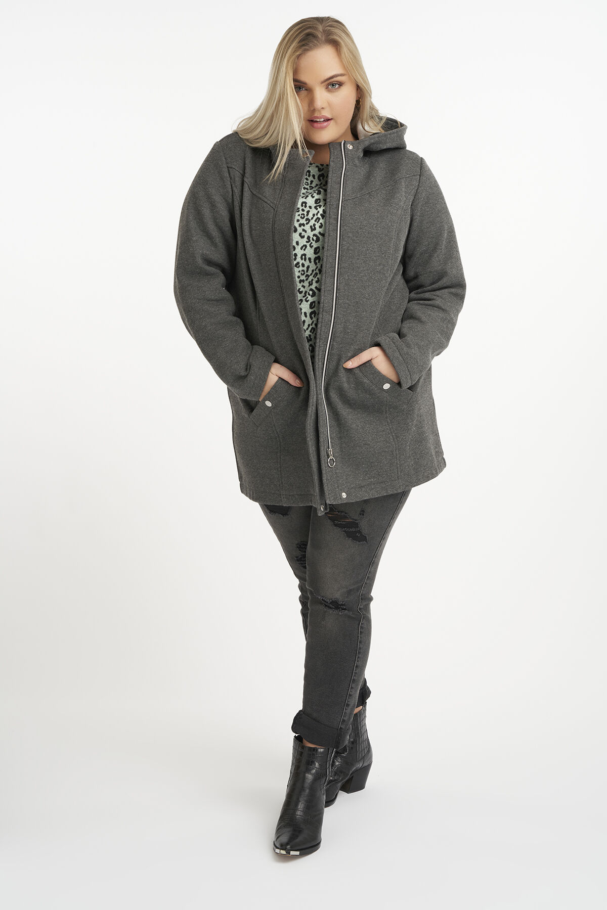 Chaqueta con capucha image number 5