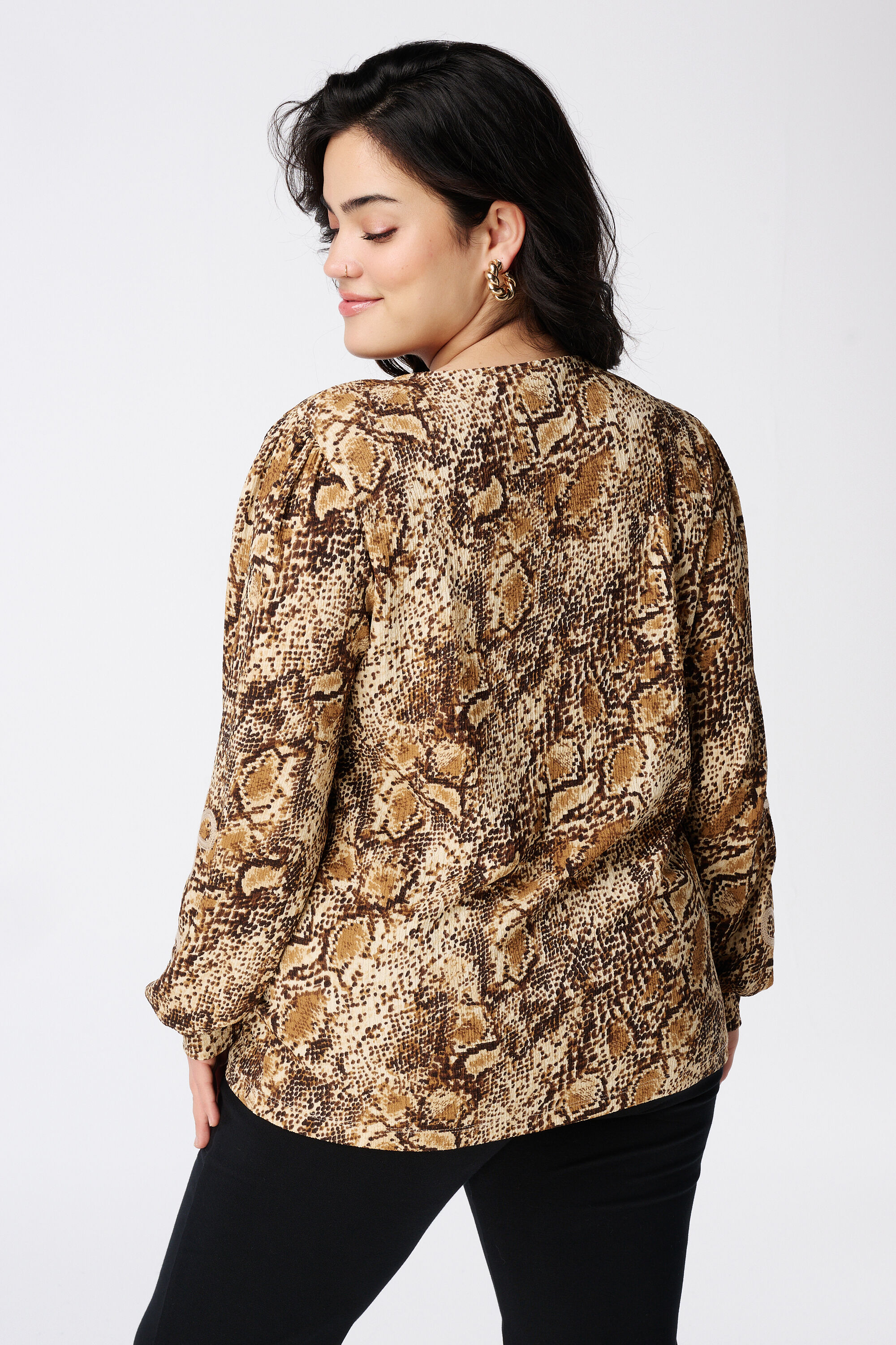 Top con detalles en las mangas image number 3