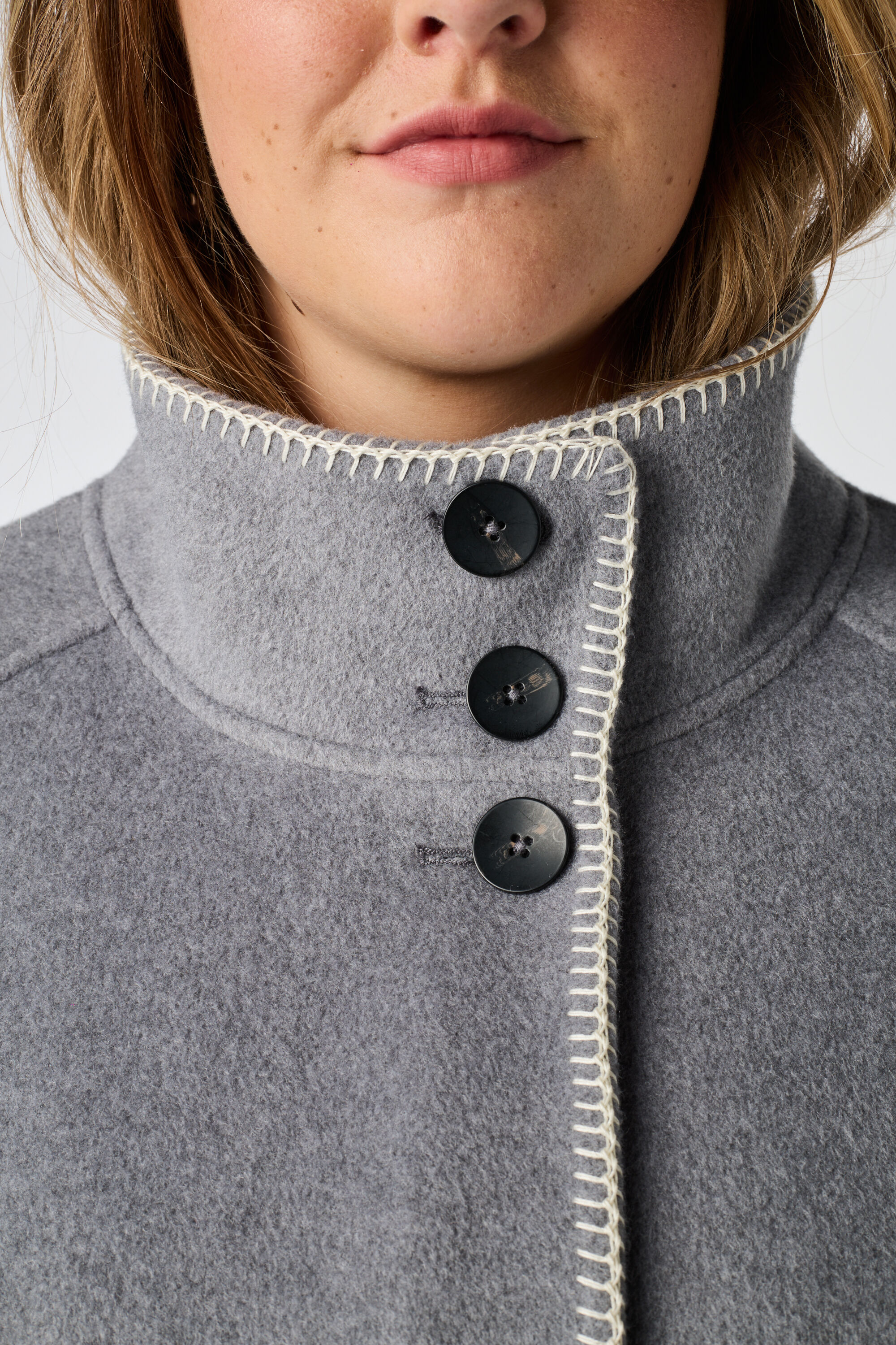 Chaqueta con cuello alto image number 6