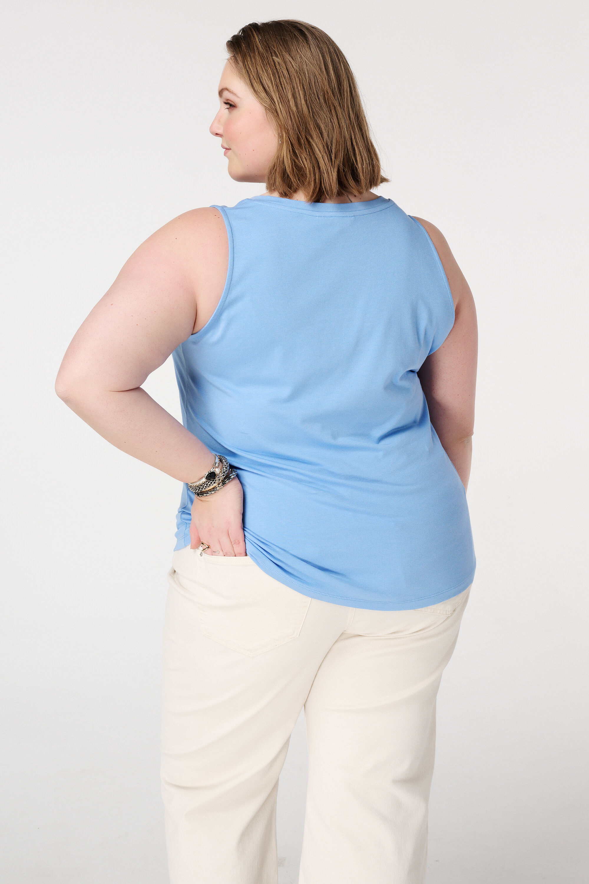 Camiseta de tirantes con escote en V image number 3