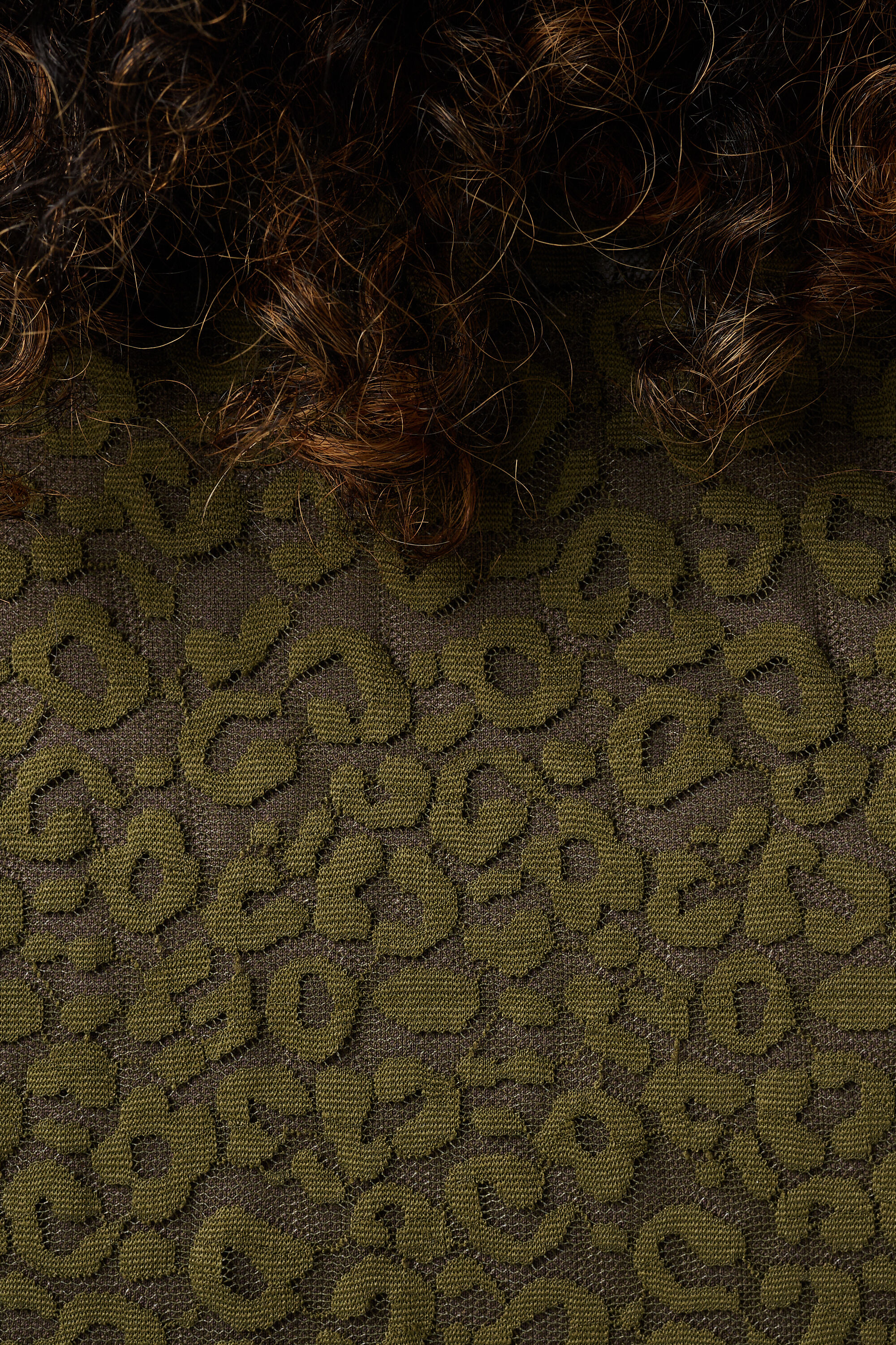 Top de encaje con textura animal image number 6