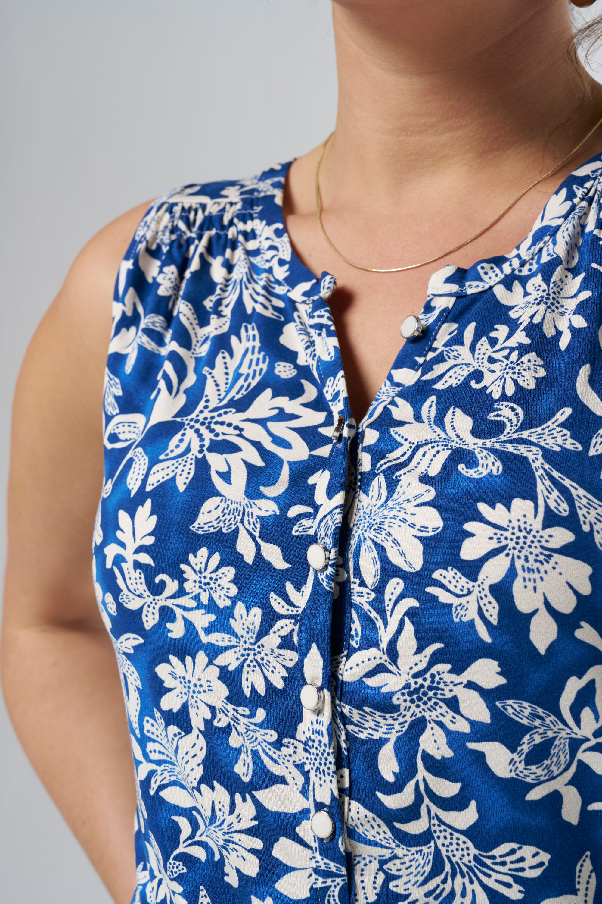 Top sin mangas el&aacute;stico image number 4