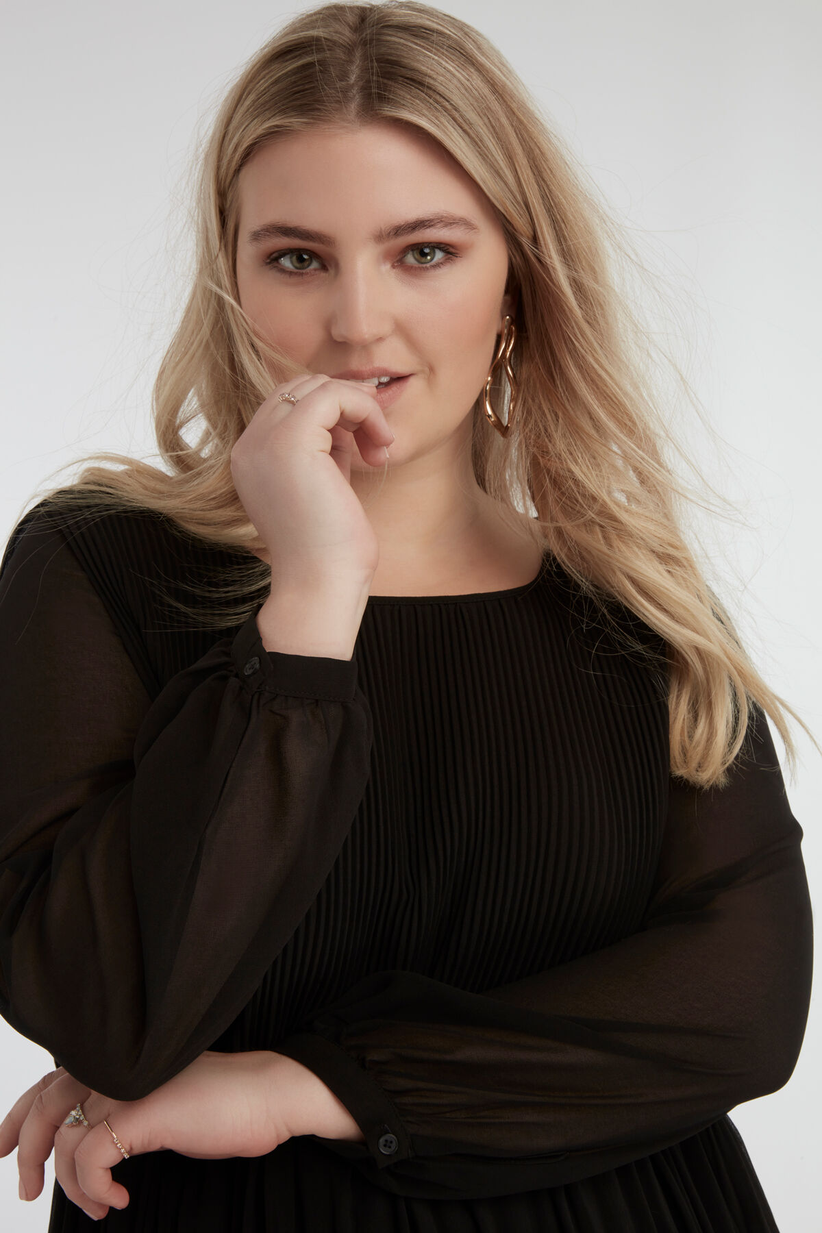 Vestido plisado de color liso image number 3