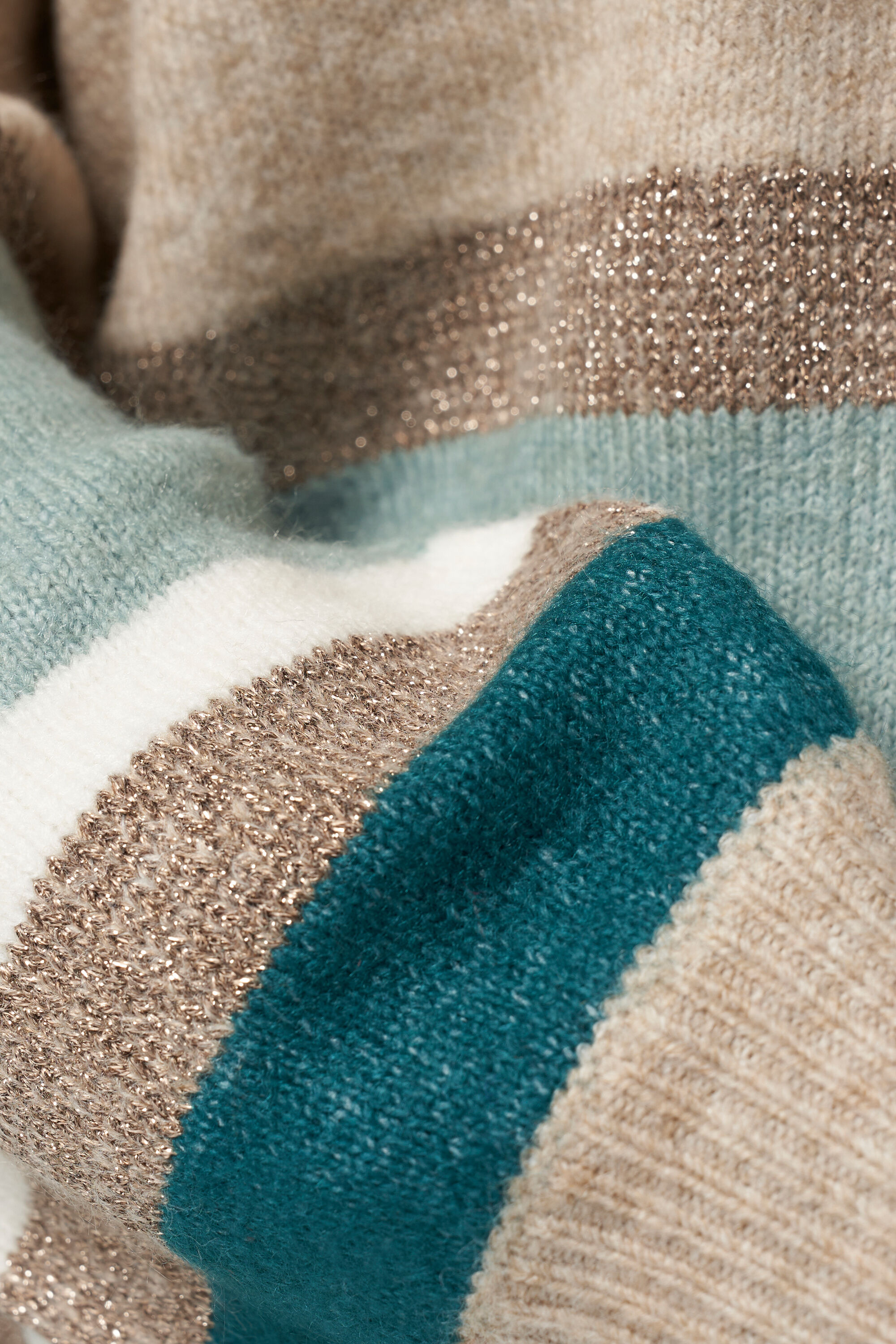 Su&eacute;ter de rayas con purpurina image number 4