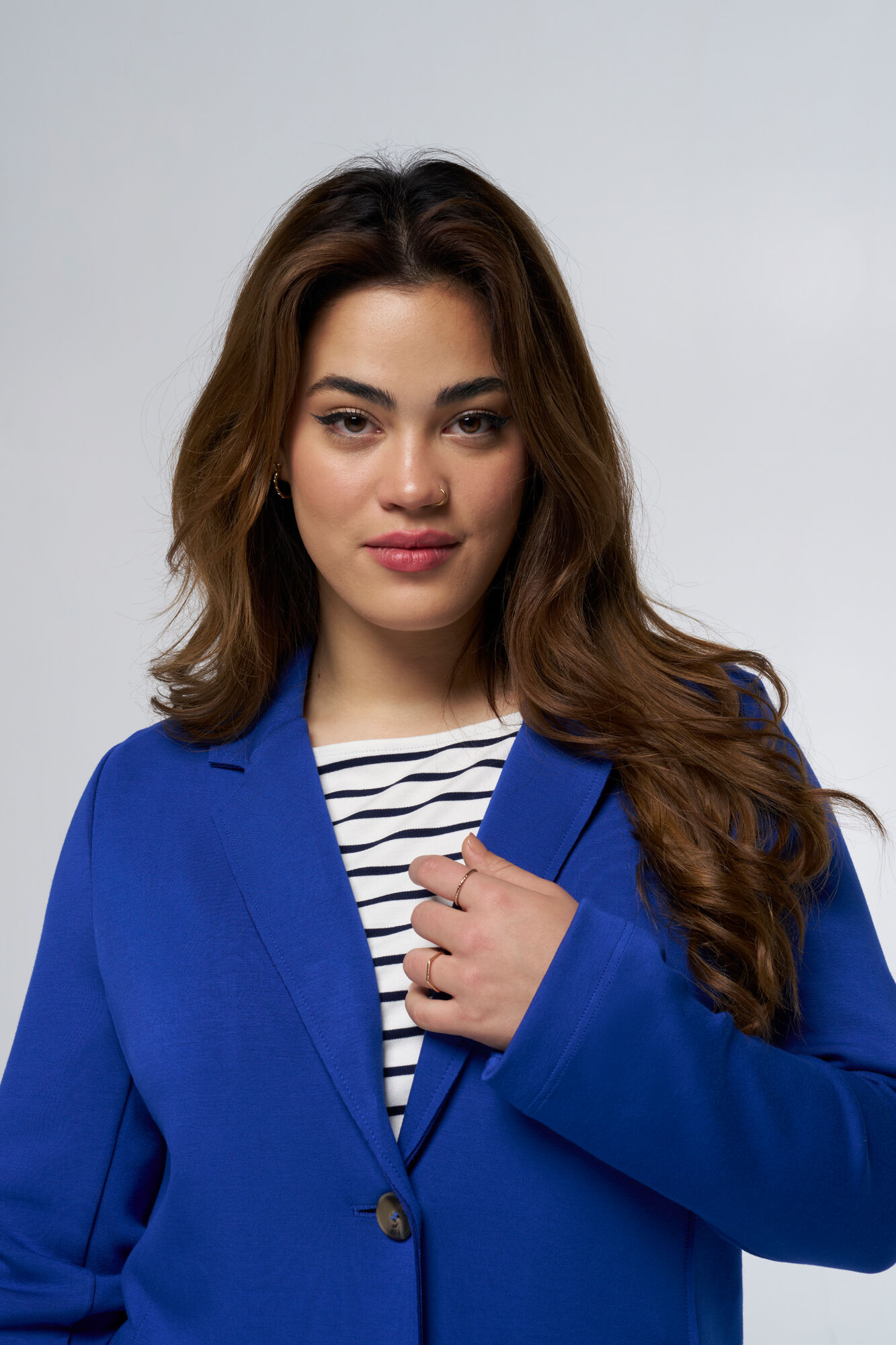 Abrigo con botones  image number 5