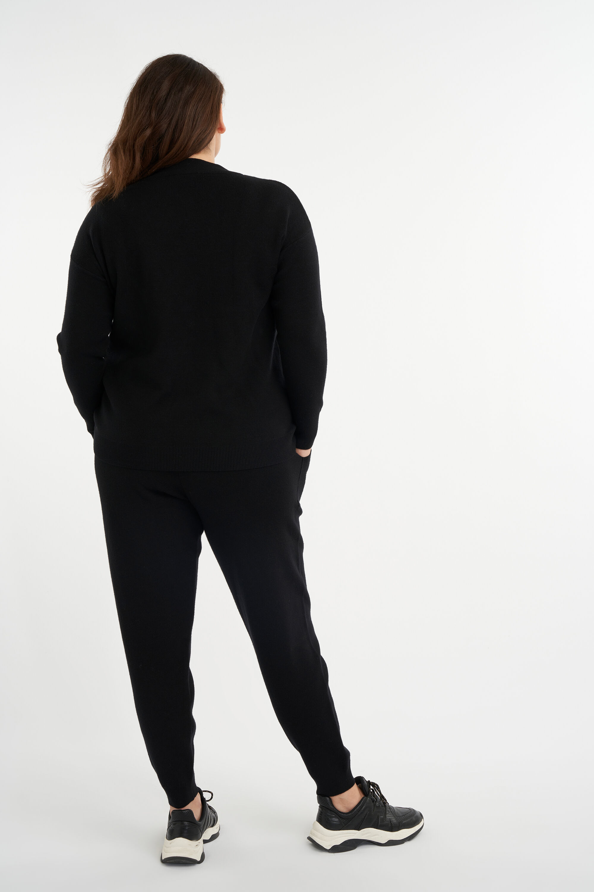 Pantalones c&oacute;modos de punto fino image number 3