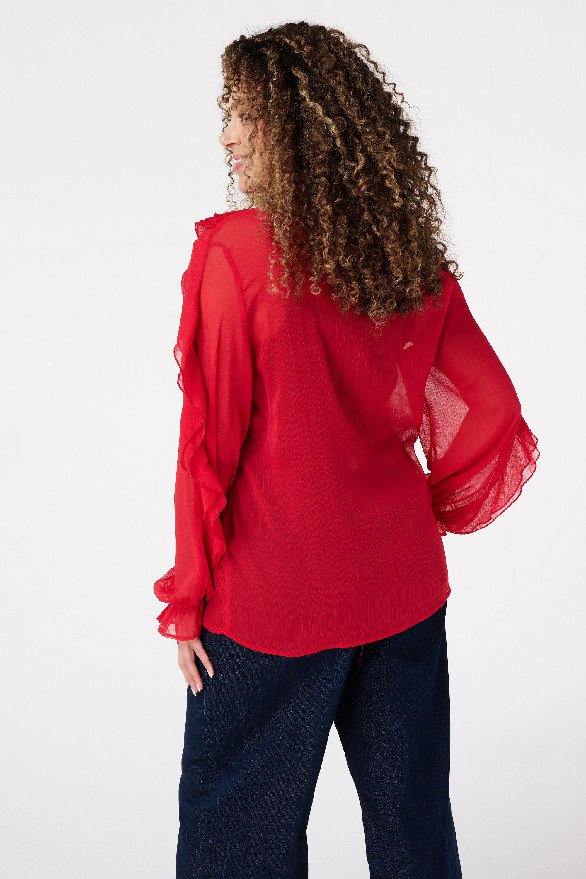 Blusa con volantes image number 3