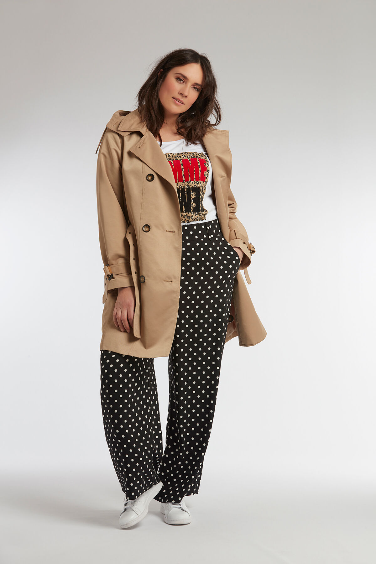 Pantalones palazzo de lunares image number 6