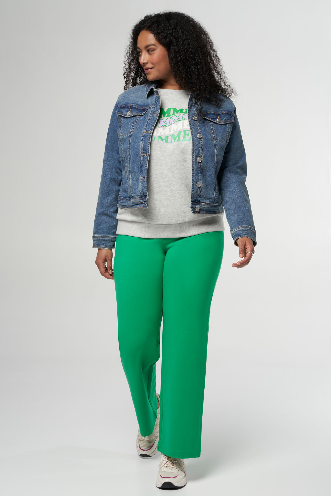 Cazadora vaquera el&aacute;stica image number 5