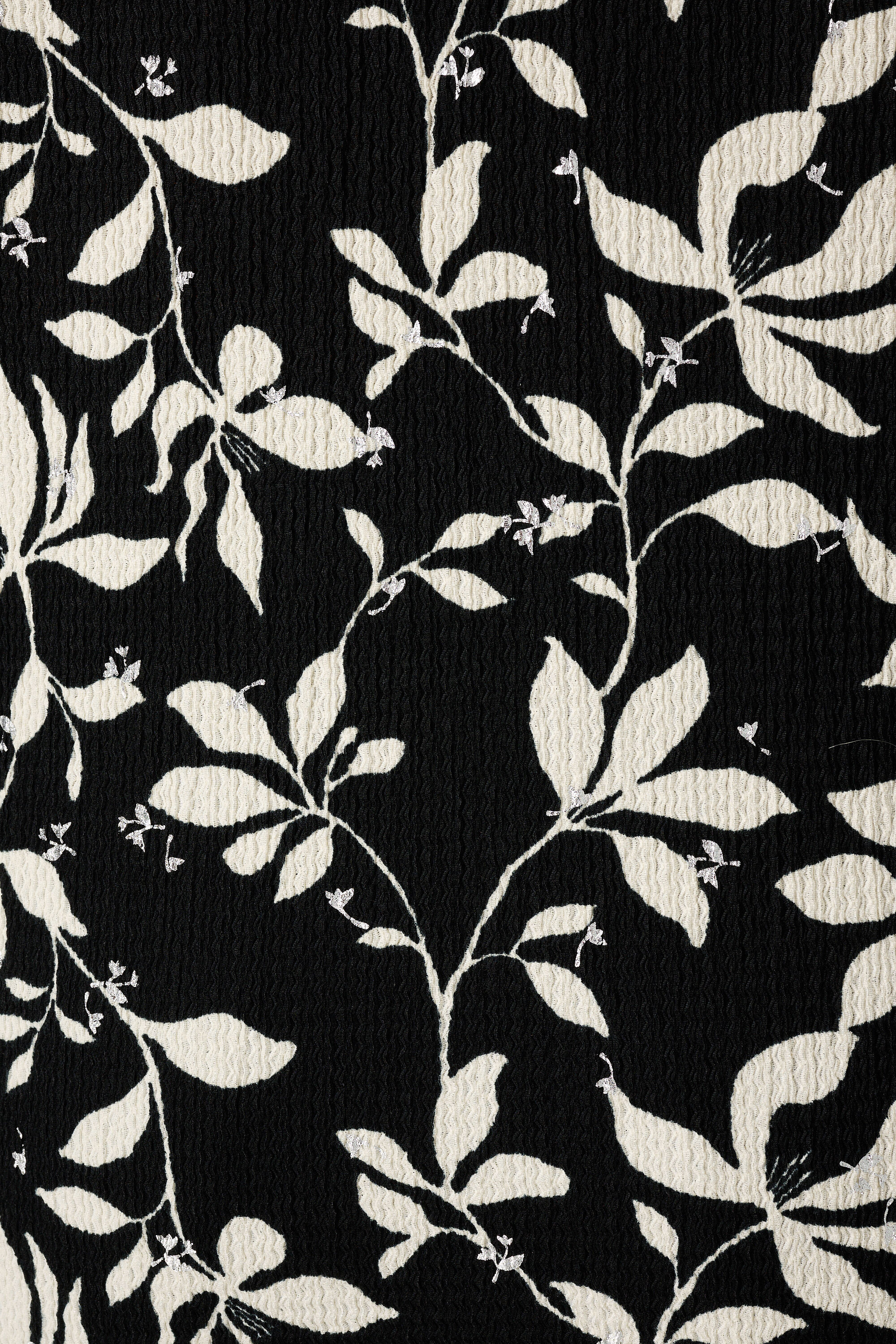 Top estampado y con textura image number 6