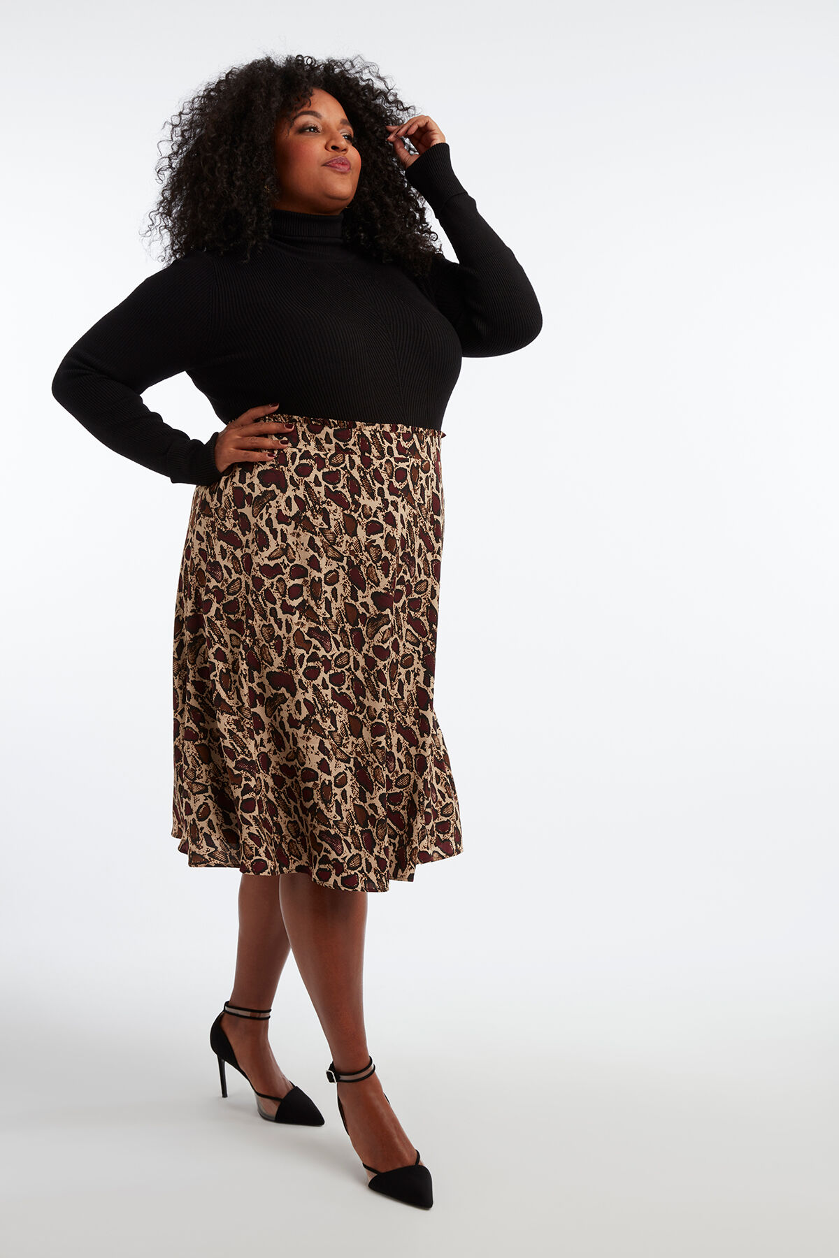 Jersey con cuello de cisne image number 4